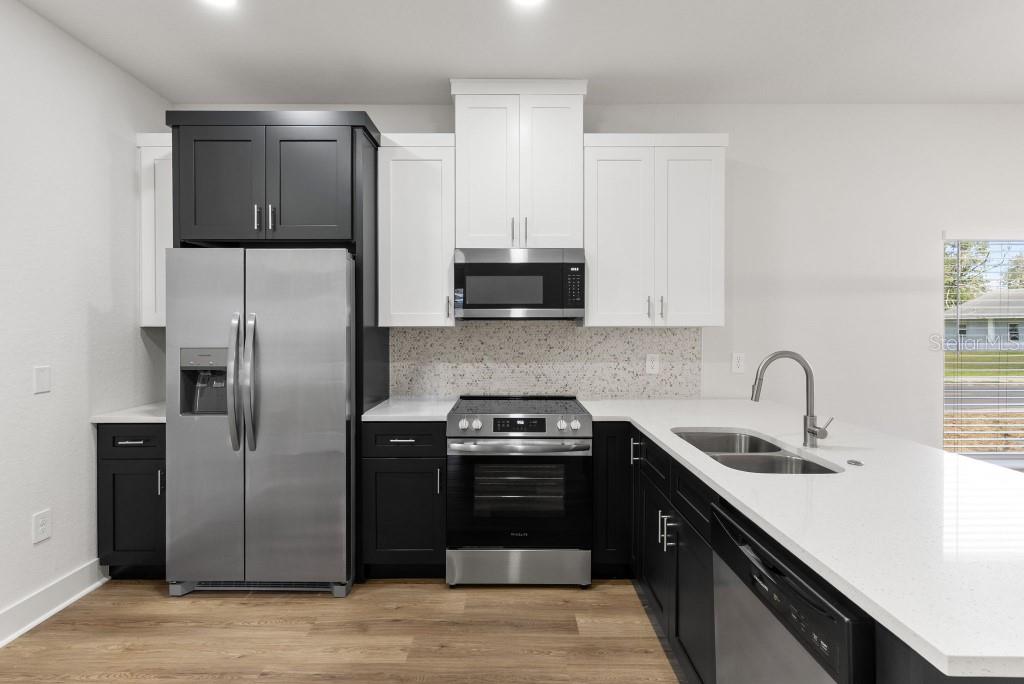 Image 9 of 23 For 901 Warren Street