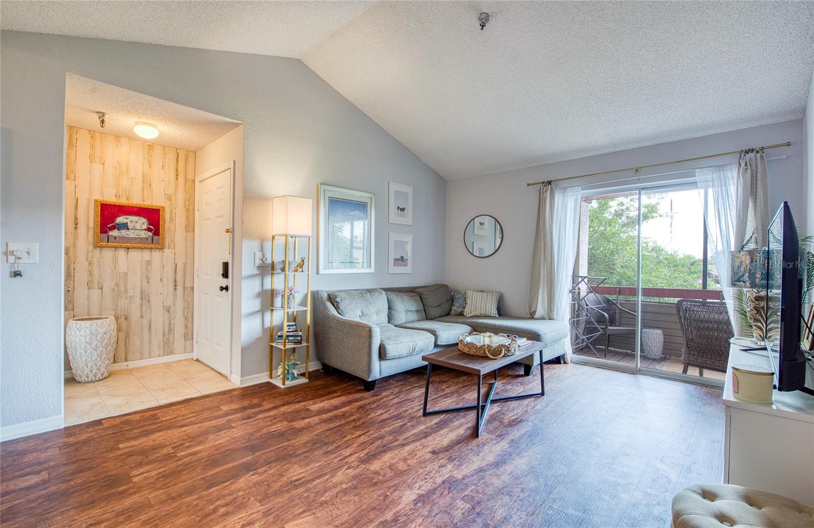 Image 10 of 34 For 10263 Gandy Boulevard N 2110