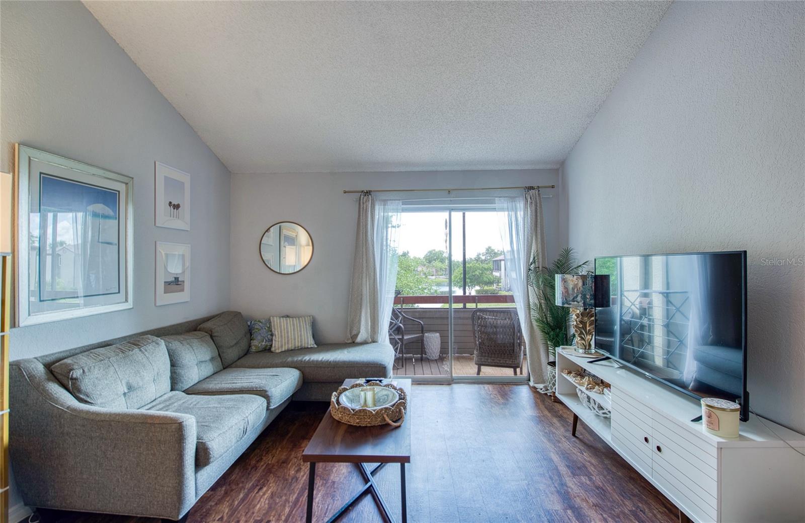 Image 11 of 34 For 10263 Gandy Boulevard N 2110