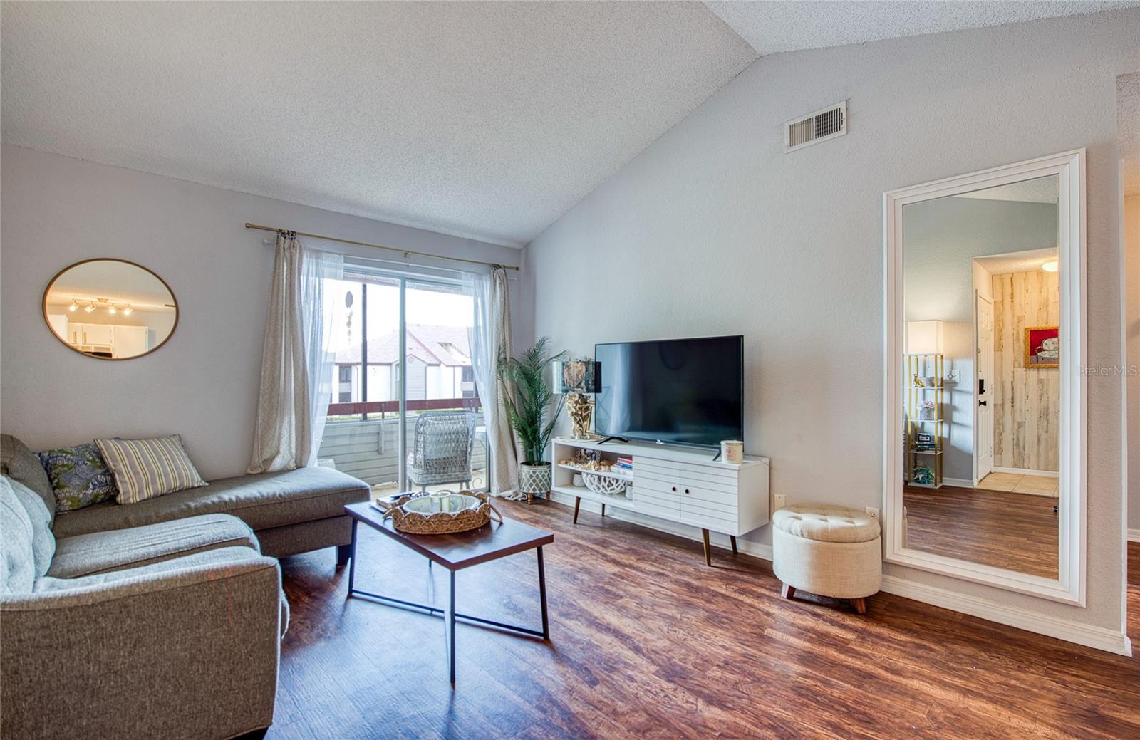 Image 3 of 34 For 10263 Gandy Boulevard N 2110