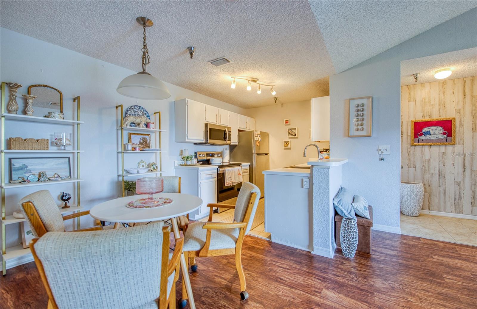 Image 8 of 34 For 10263 Gandy Boulevard N 2110
