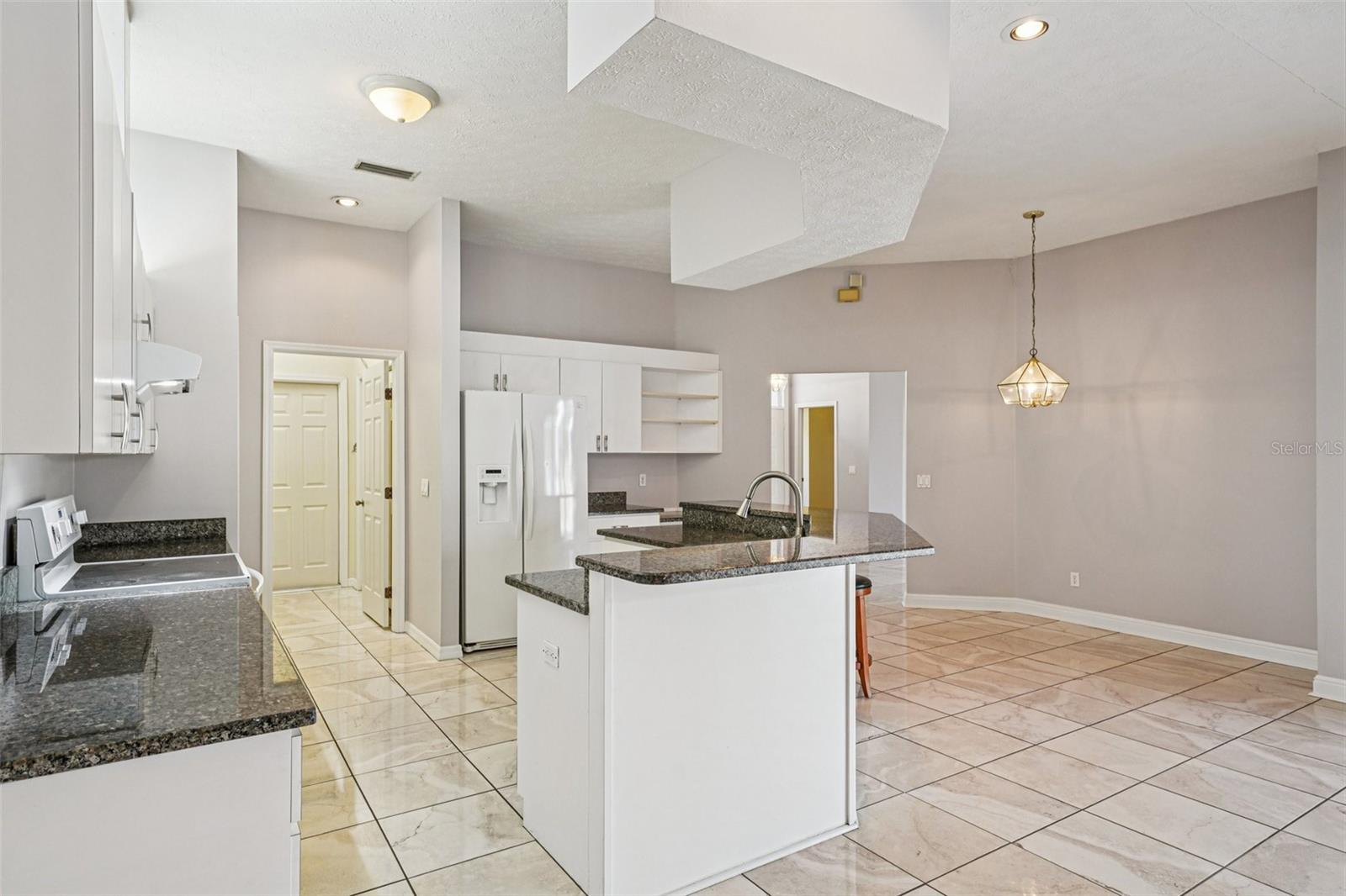 Image 22 of 96 For 918 Academy Drive