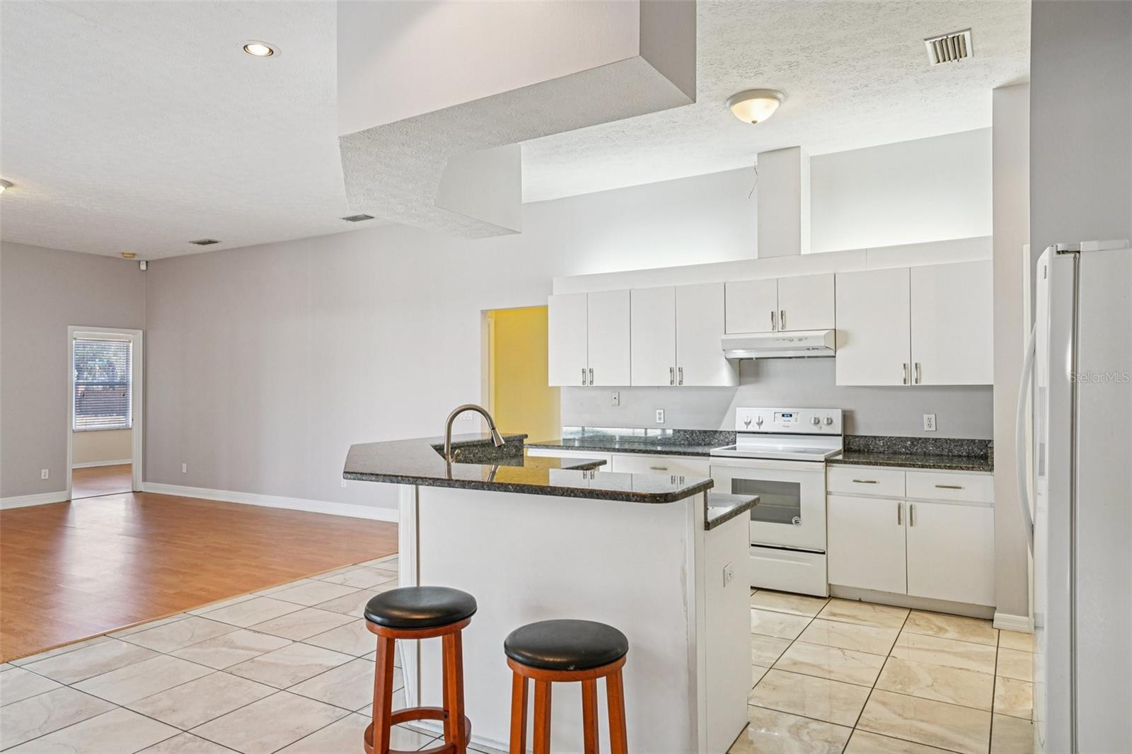 Image 23 of 96 For 918 Academy Drive
