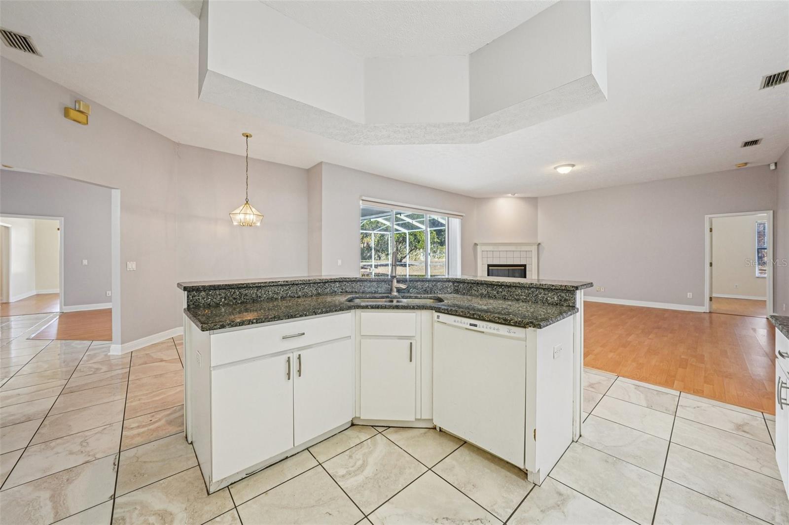 Image 31 of 96 For 918 Academy Drive