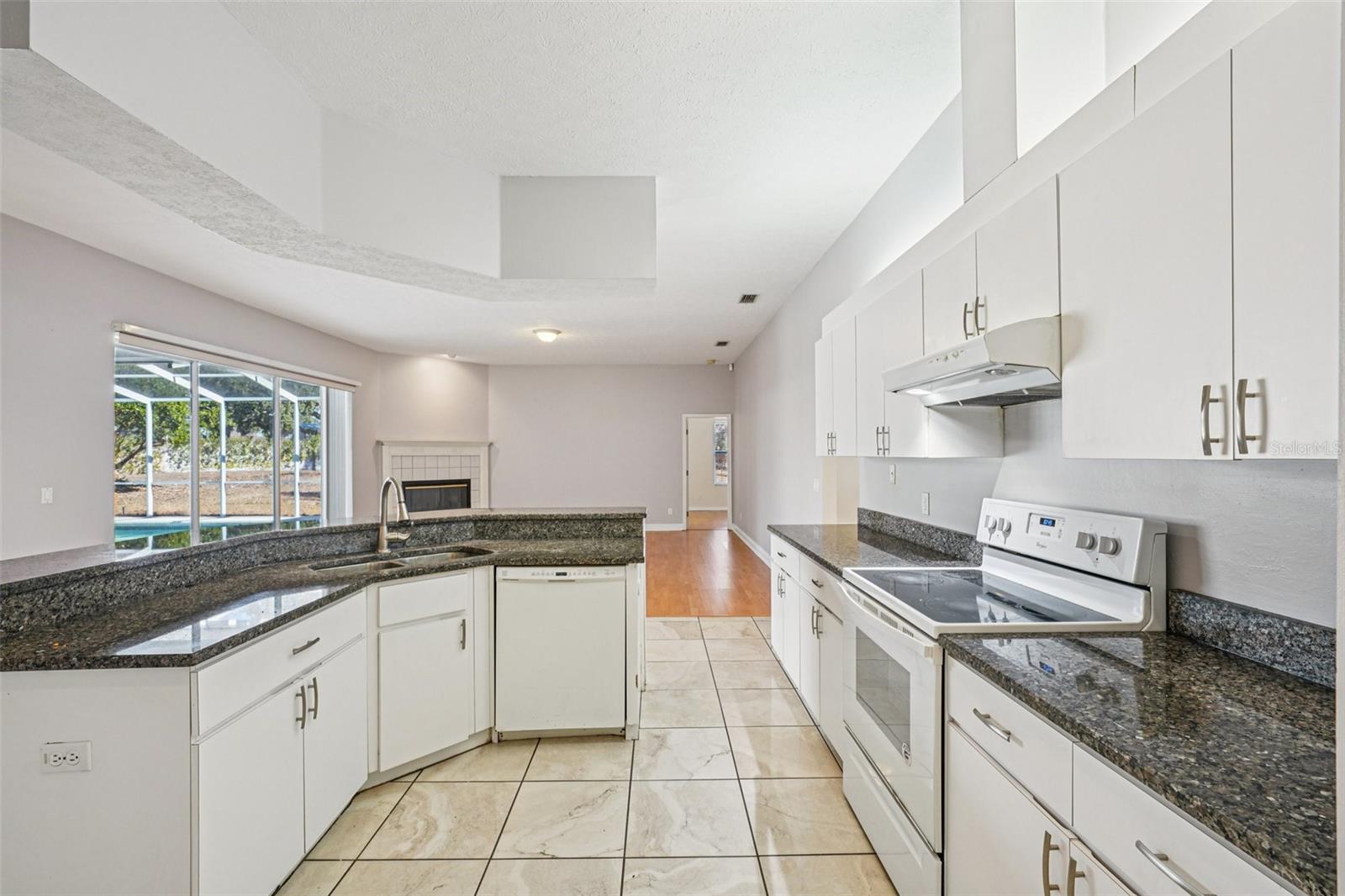 Image 32 of 96 For 918 Academy Drive