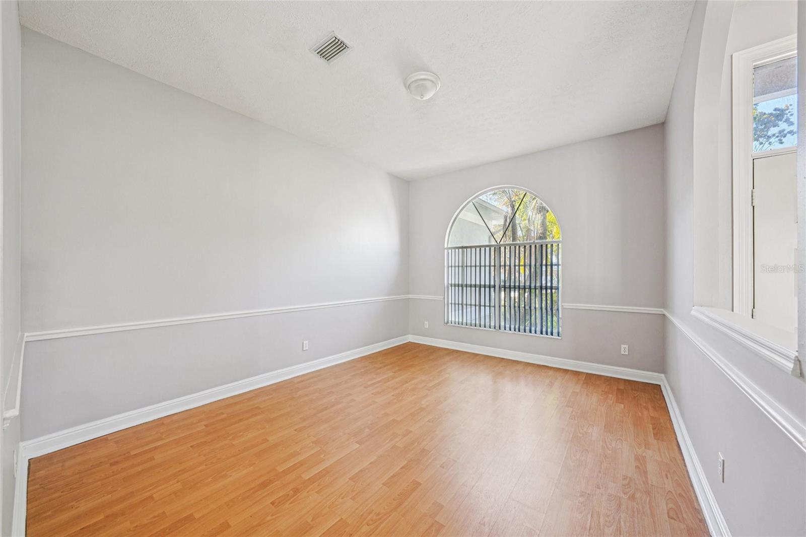 Image 41 of 96 For 918 Academy Drive