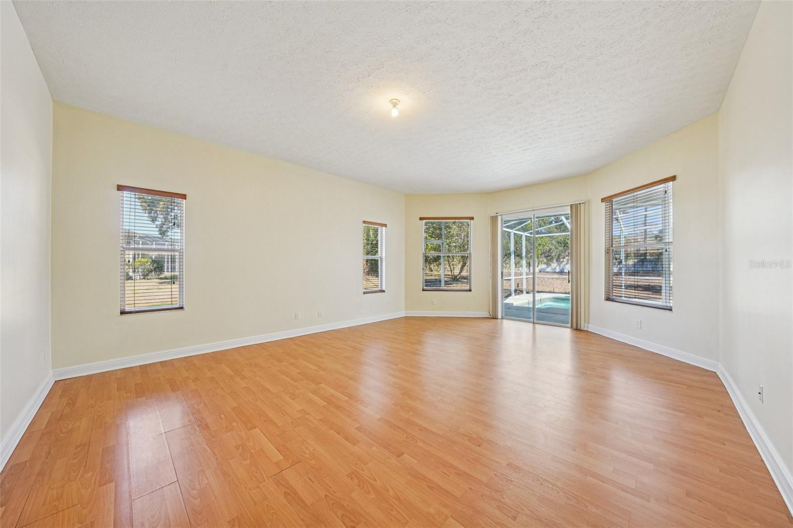 Image 45 of 96 For 918 Academy Drive