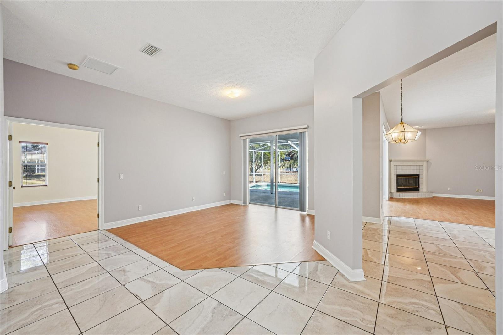 Image 9 of 96 For 918 Academy Drive