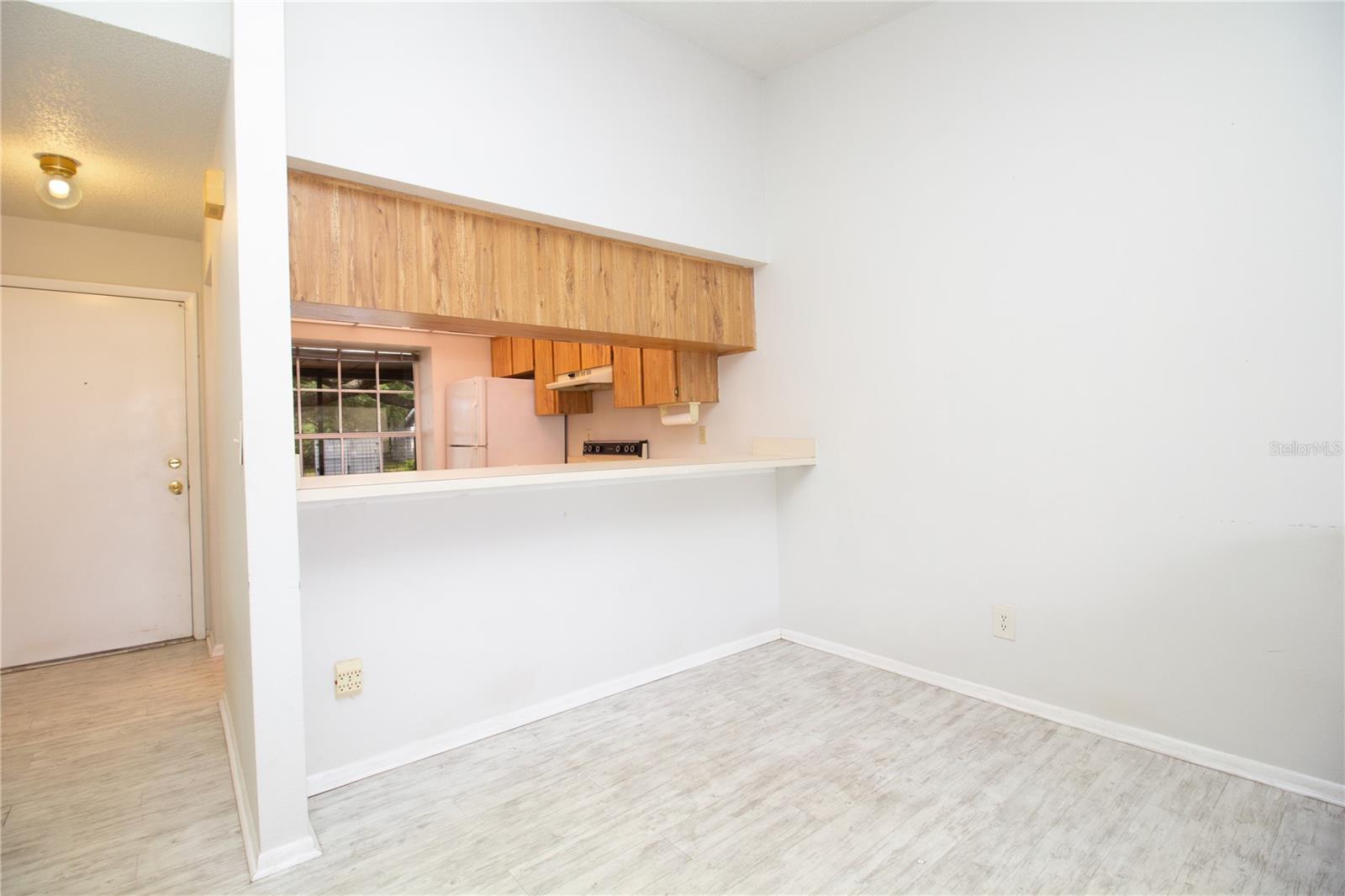 Image 10 of 30 For 7115 Parkside Villas Dr N