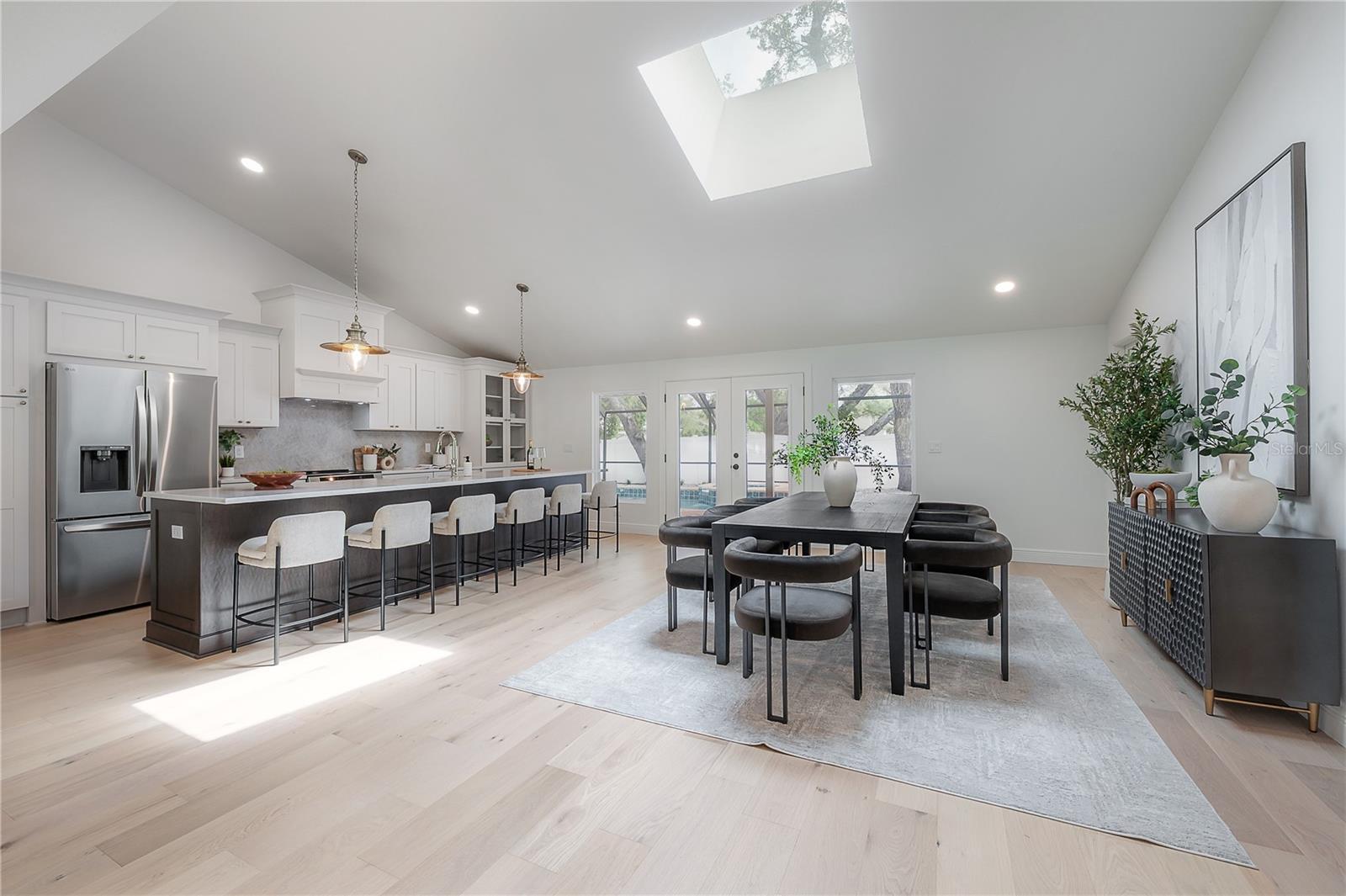 Image 11 of 43 For 471 Davis Boulevard