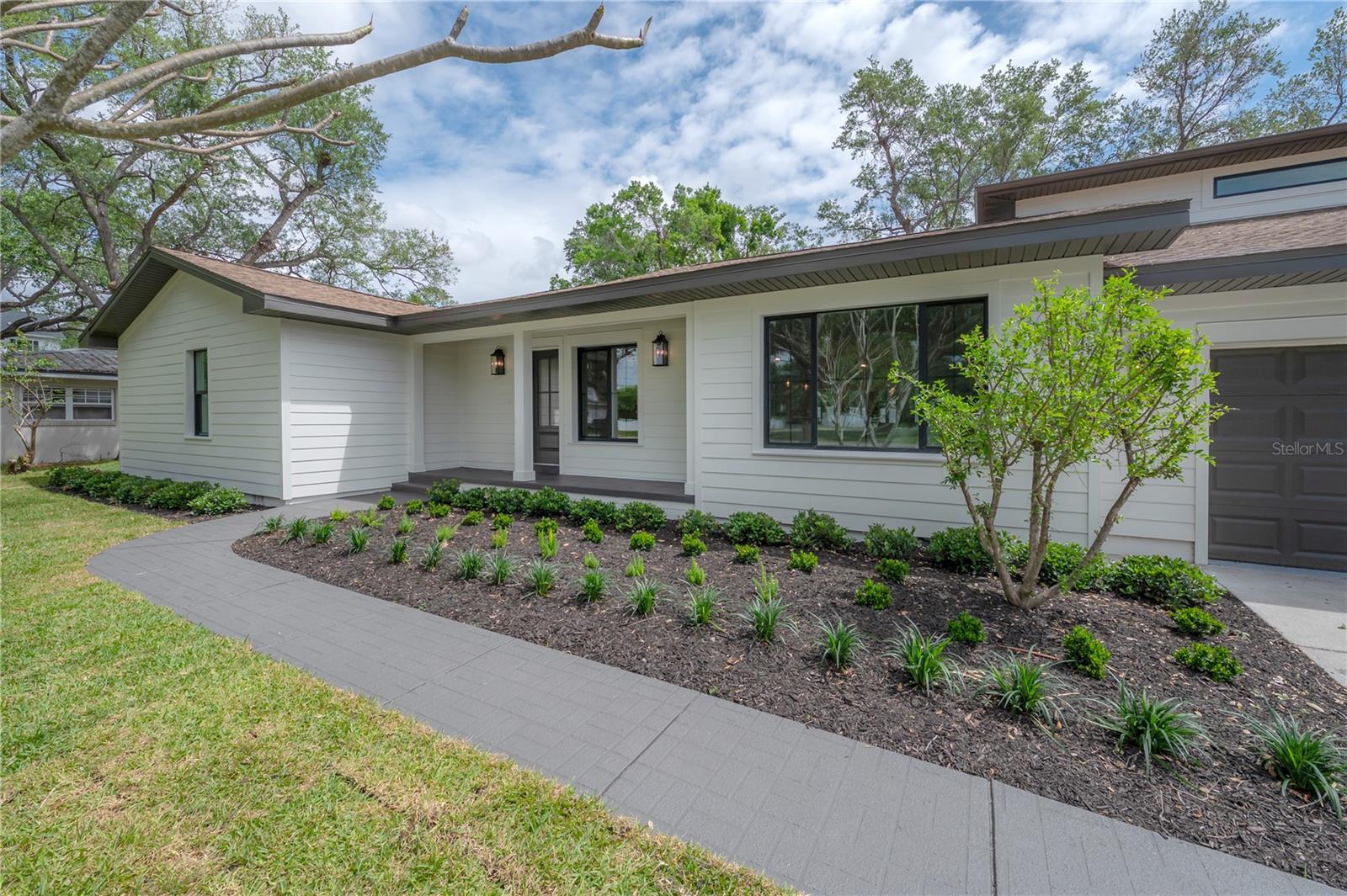 Image 2 of 43 For 471 Davis Boulevard