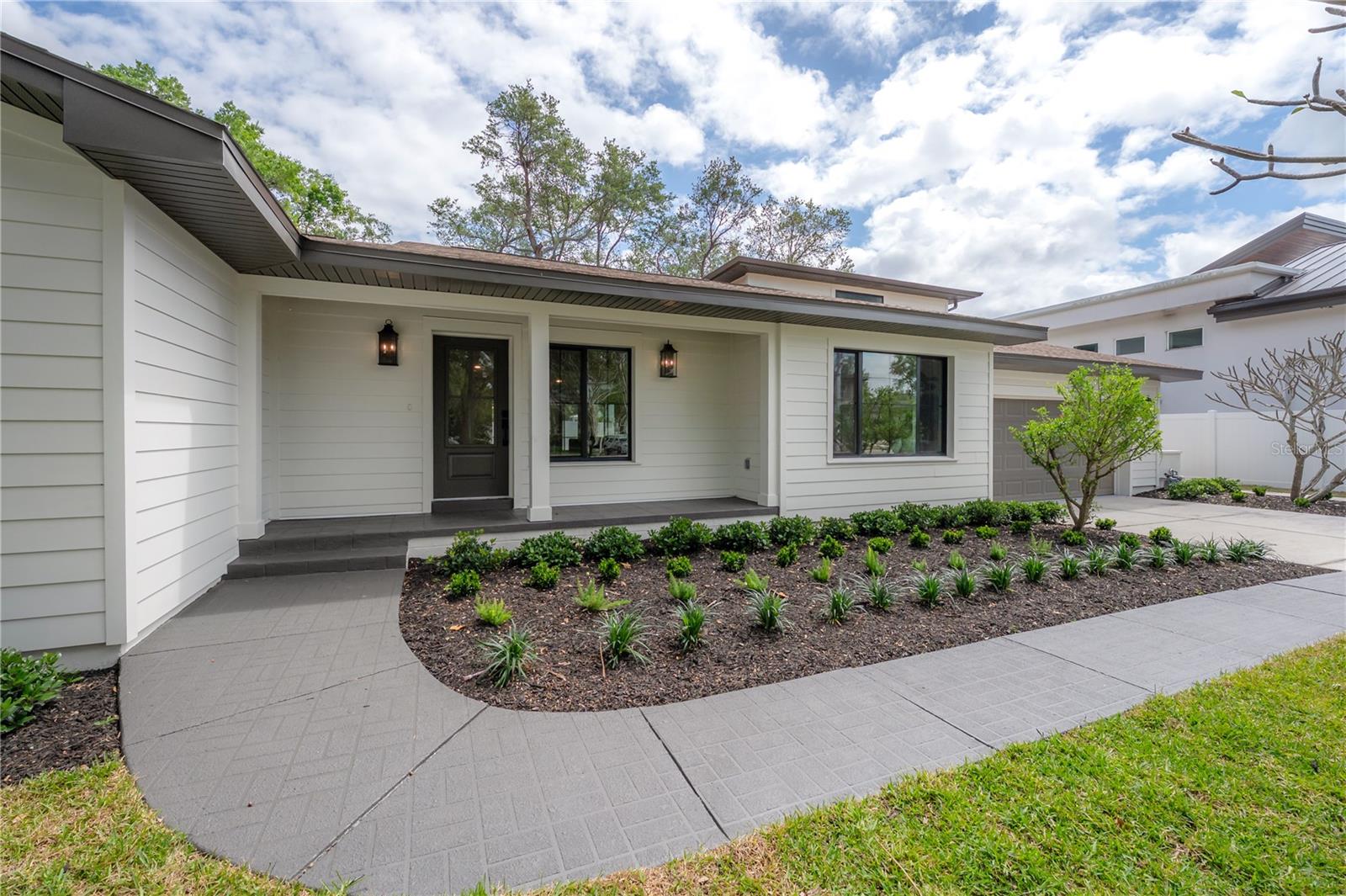 Image 3 of 43 For 471 Davis Boulevard
