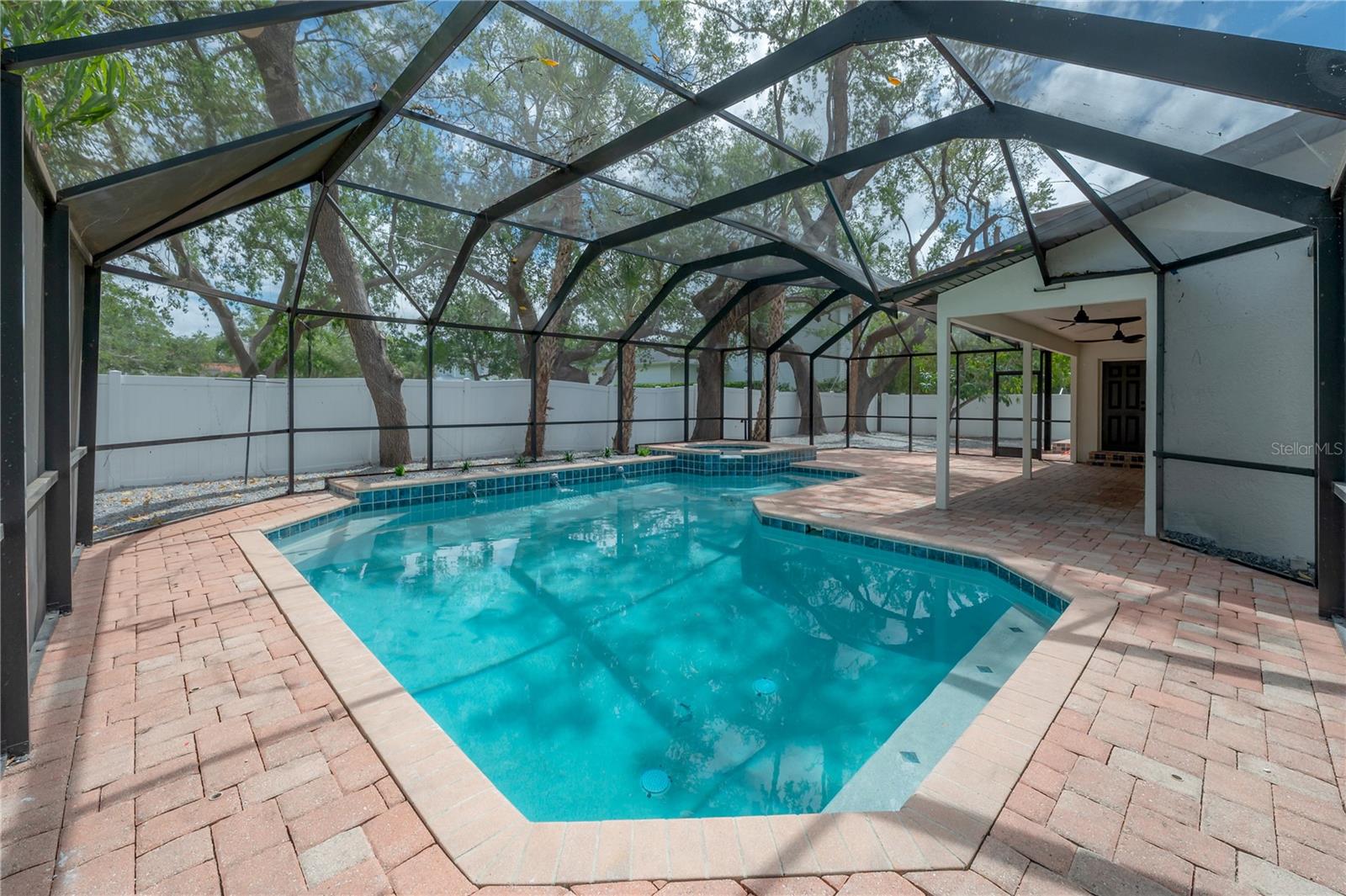 Image 39 of 43 For 471 Davis Boulevard