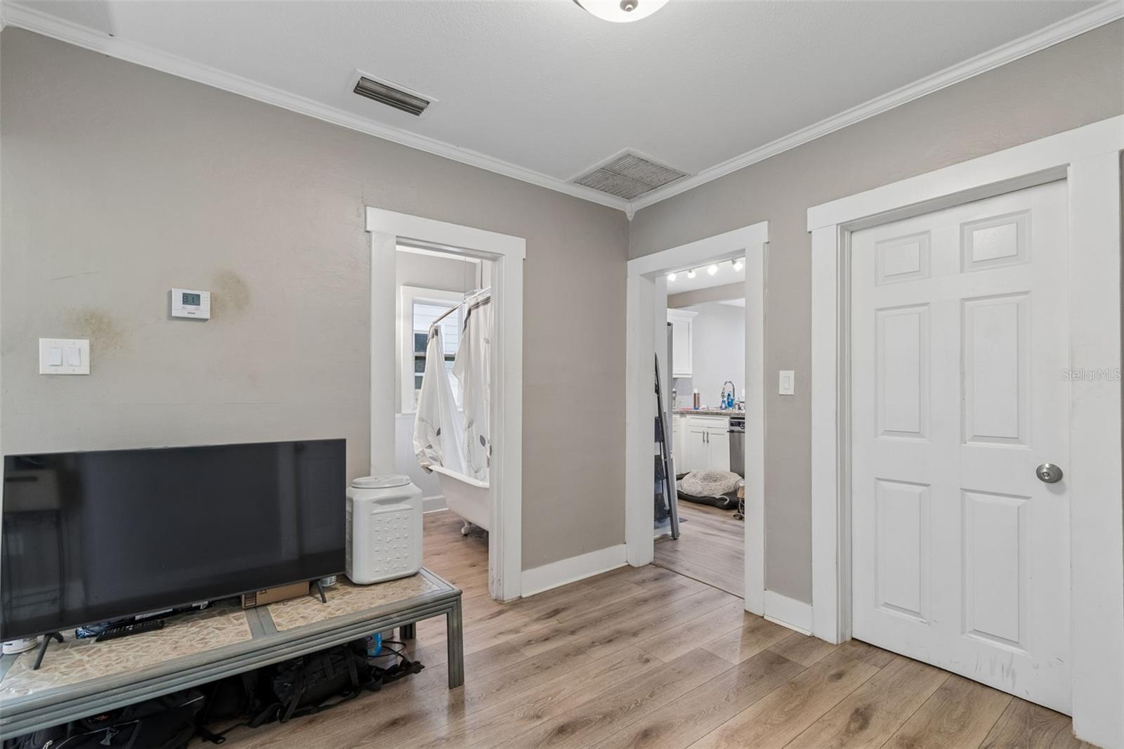 Image 10 of 37 For 535 11th Avenue N
