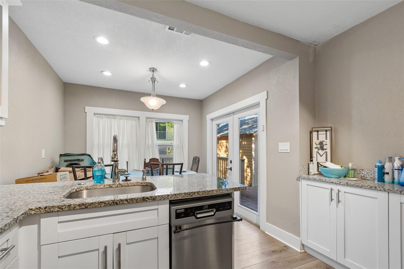 Image 14 of 37 For 535 11th Avenue N