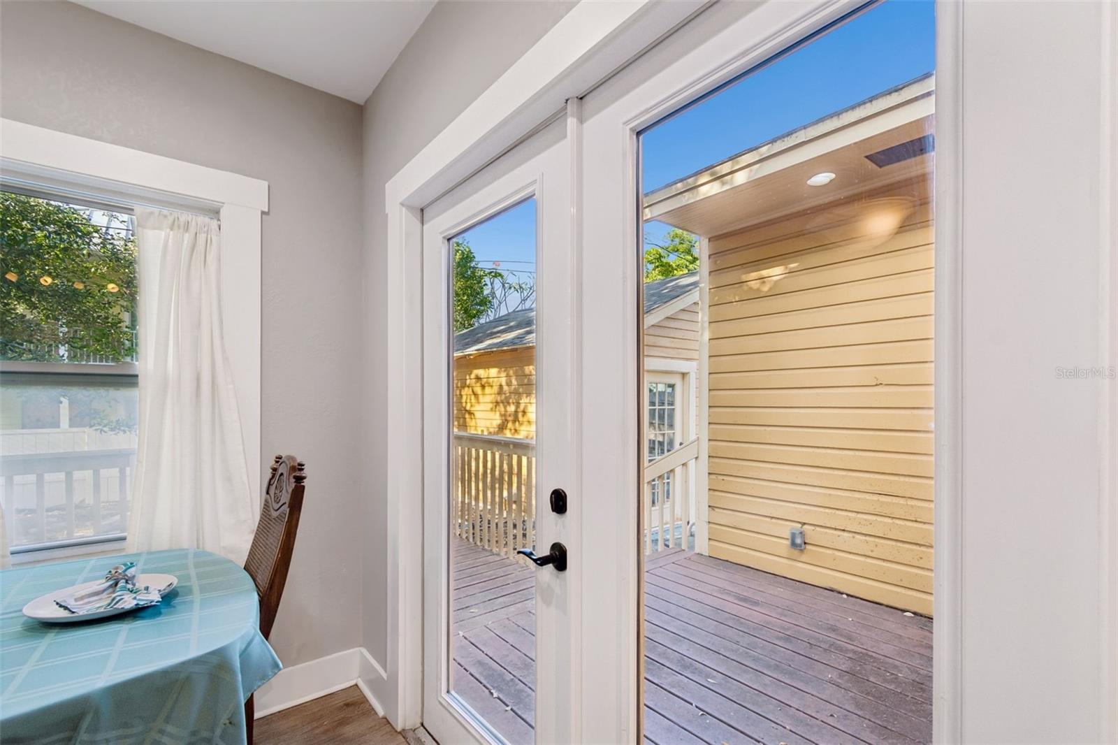 Image 21 of 37 For 535 11th Avenue N