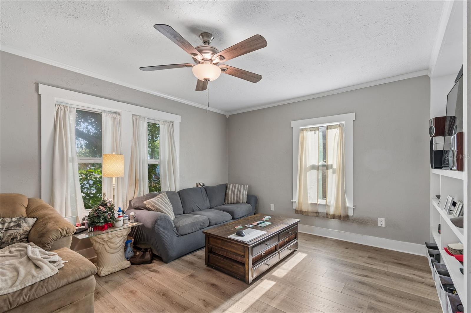 Image 5 of 37 For 535 11th Avenue N