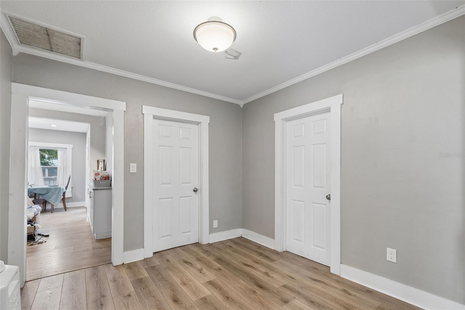 Image 9 of 37 For 535 11th Avenue N