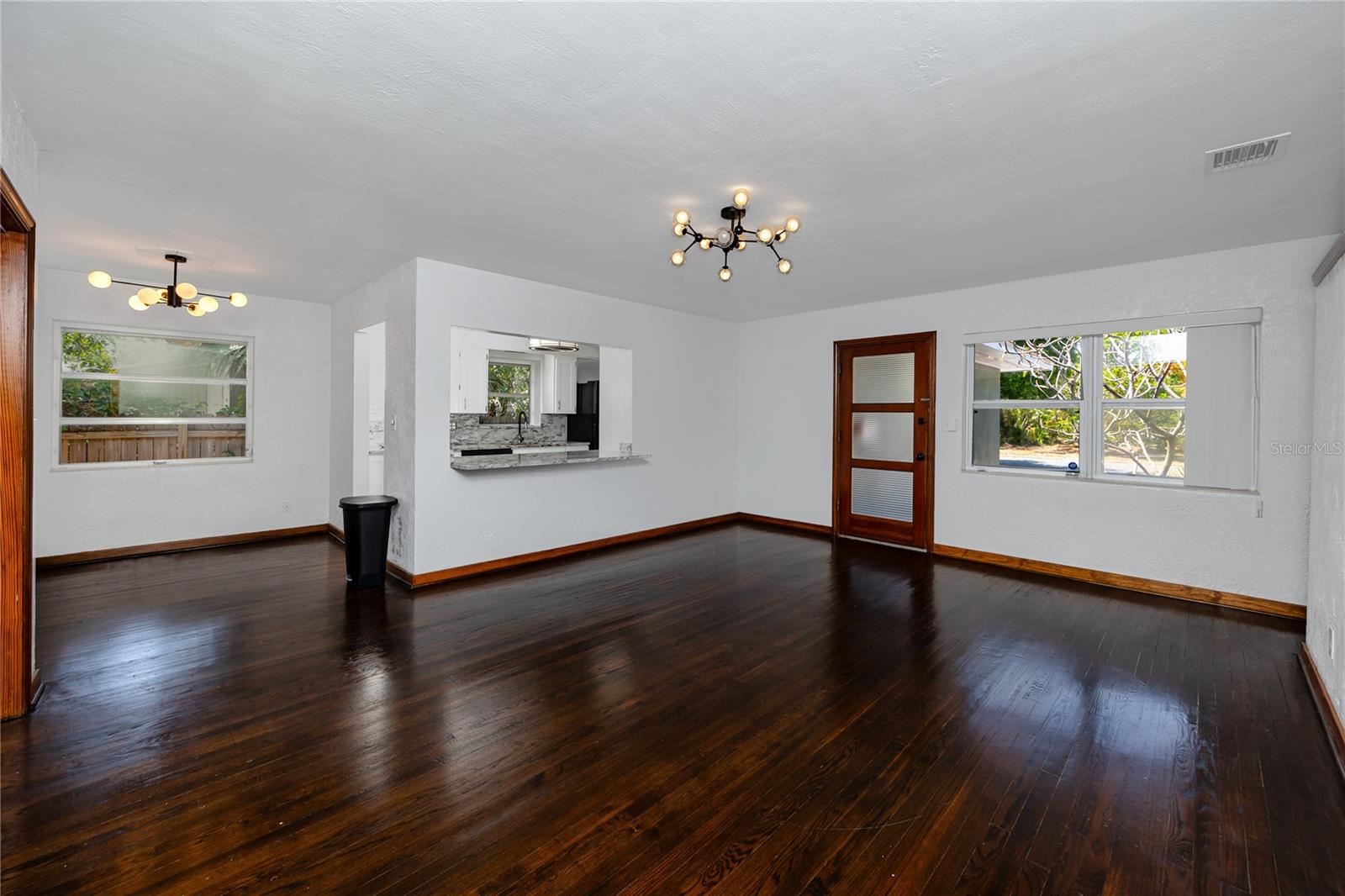 Image 10 of 50 For 630 Jasmine Way S