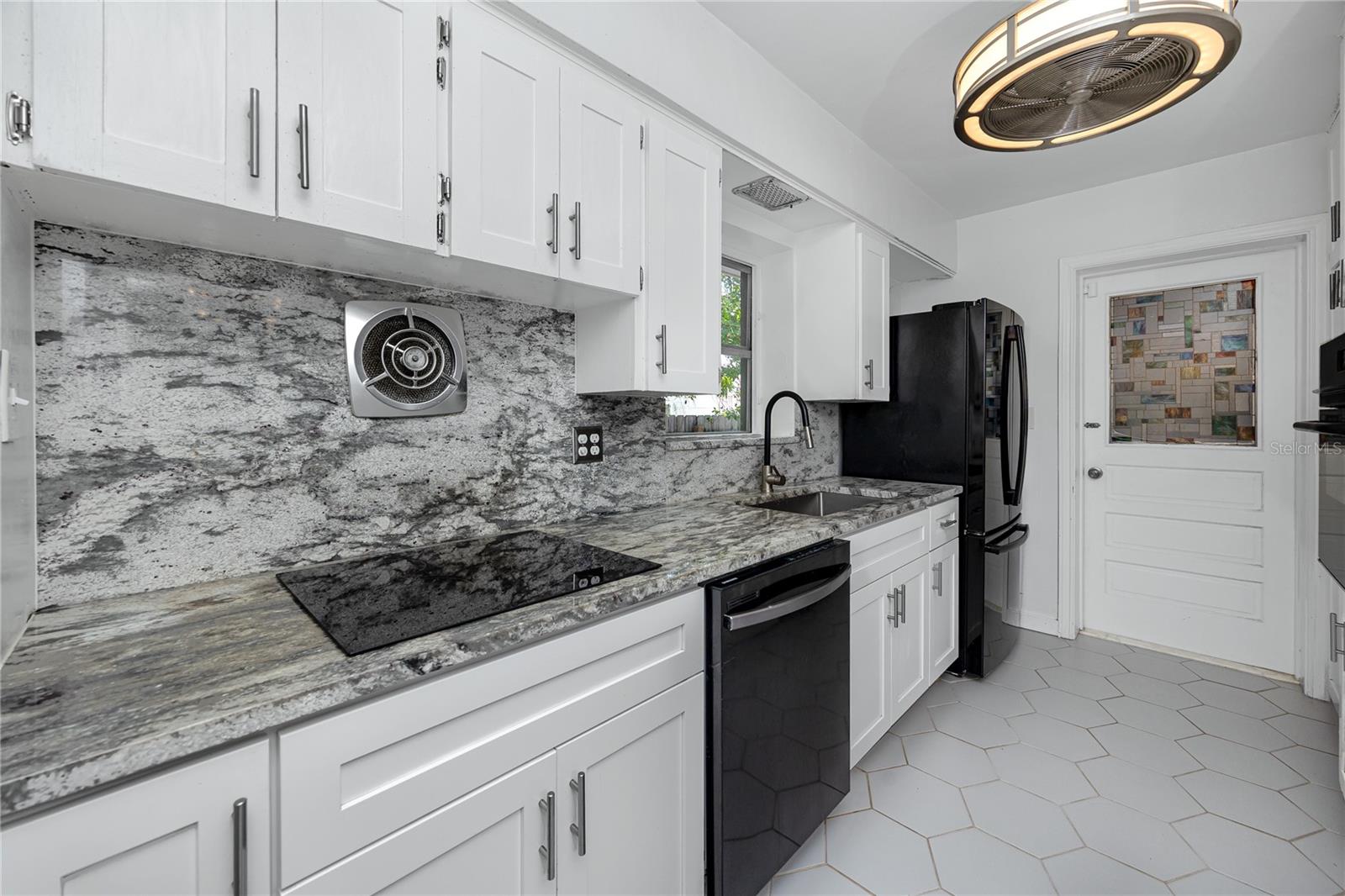 Image 3 of 50 For 630 Jasmine Way S