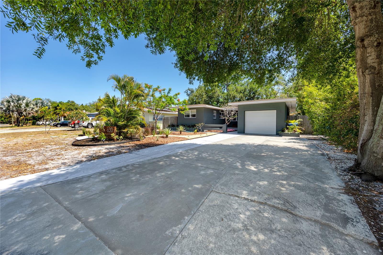 Image 32 of 50 For 630 Jasmine Way S