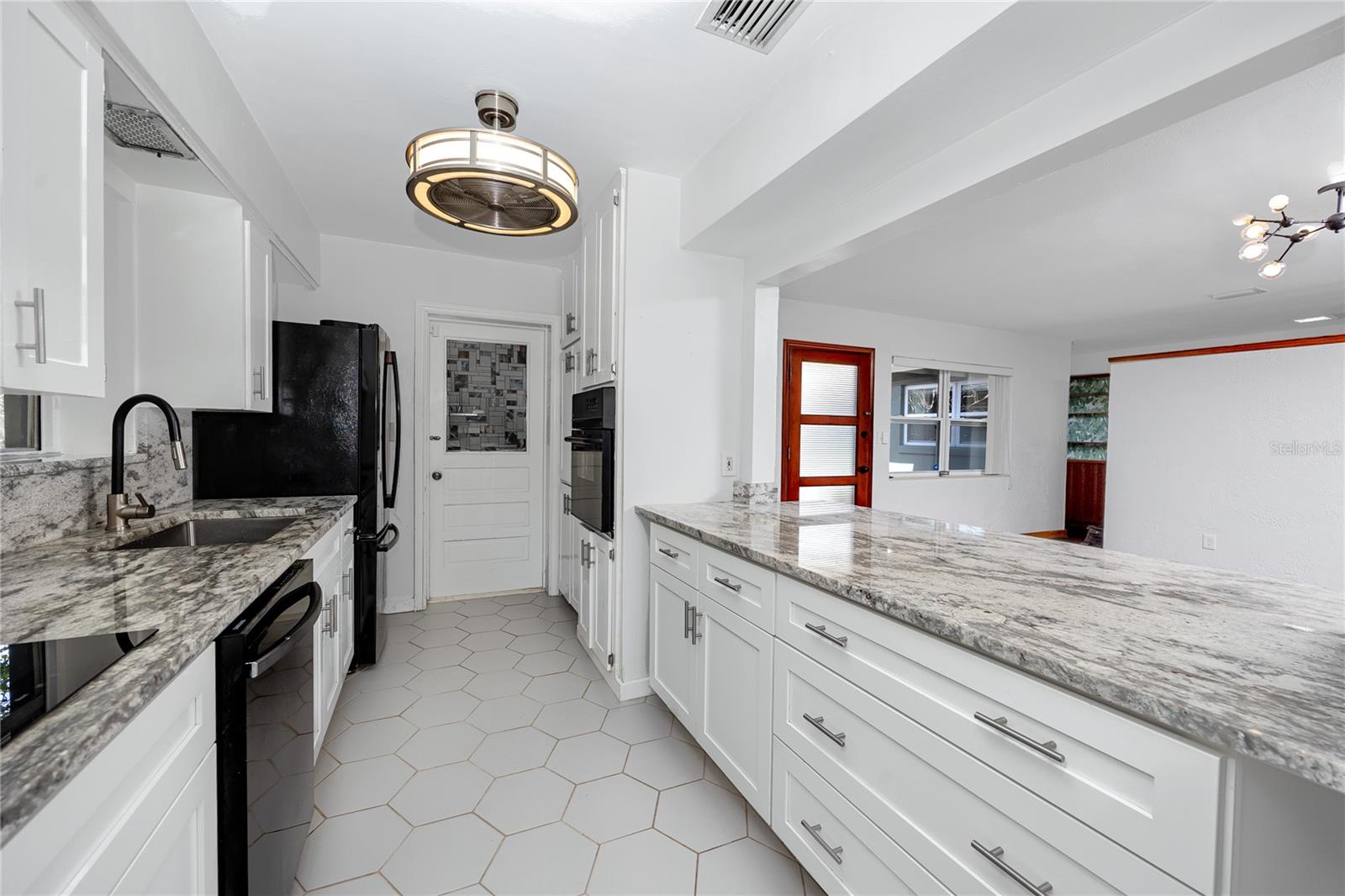 Image 4 of 50 For 630 Jasmine Way S