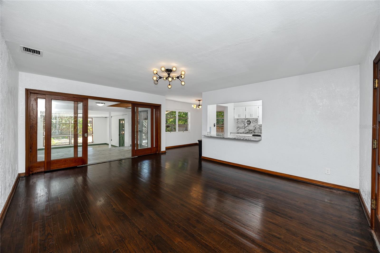Image 8 of 50 For 630 Jasmine Way S