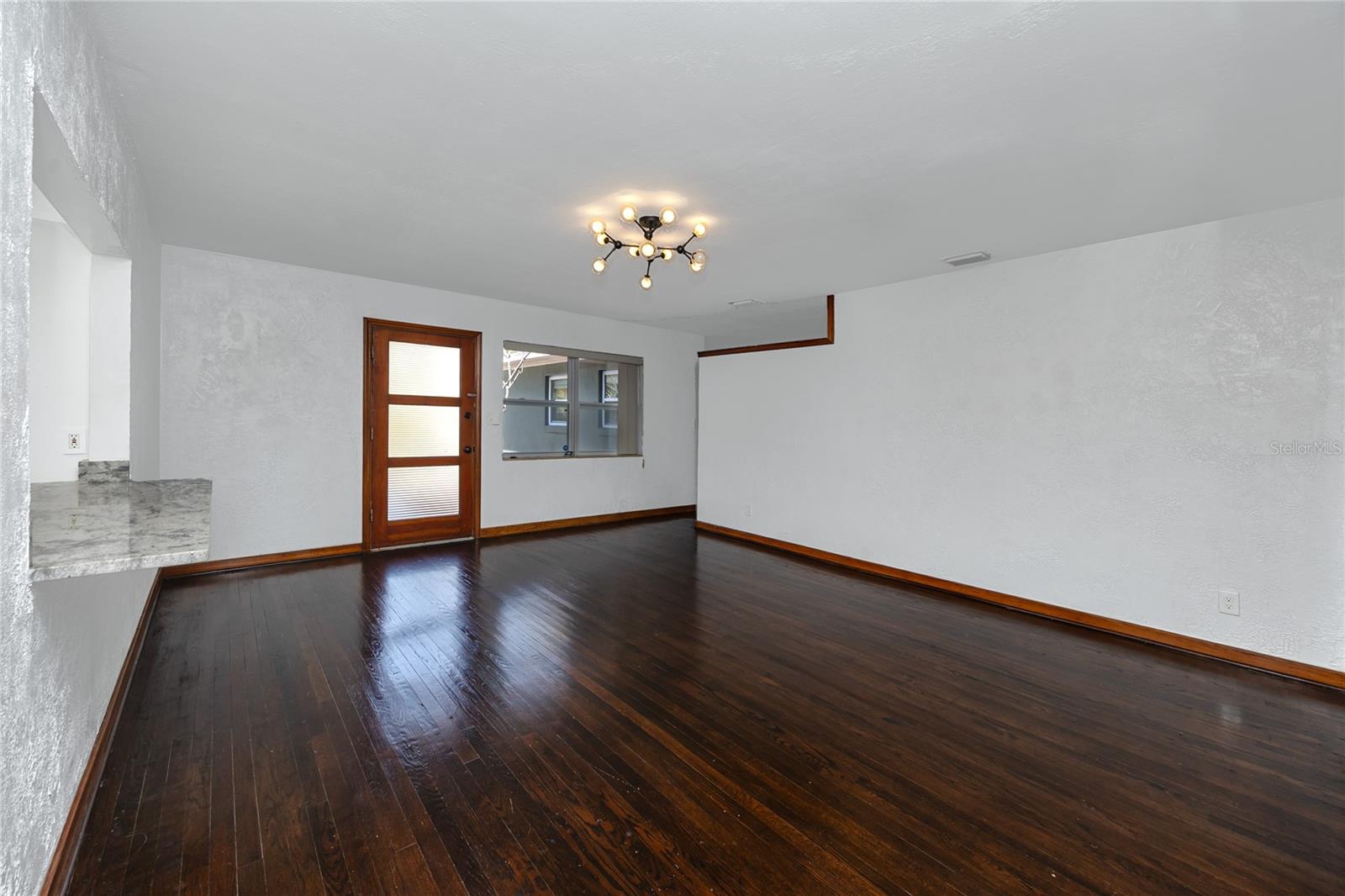 Image 9 of 50 For 630 Jasmine Way S