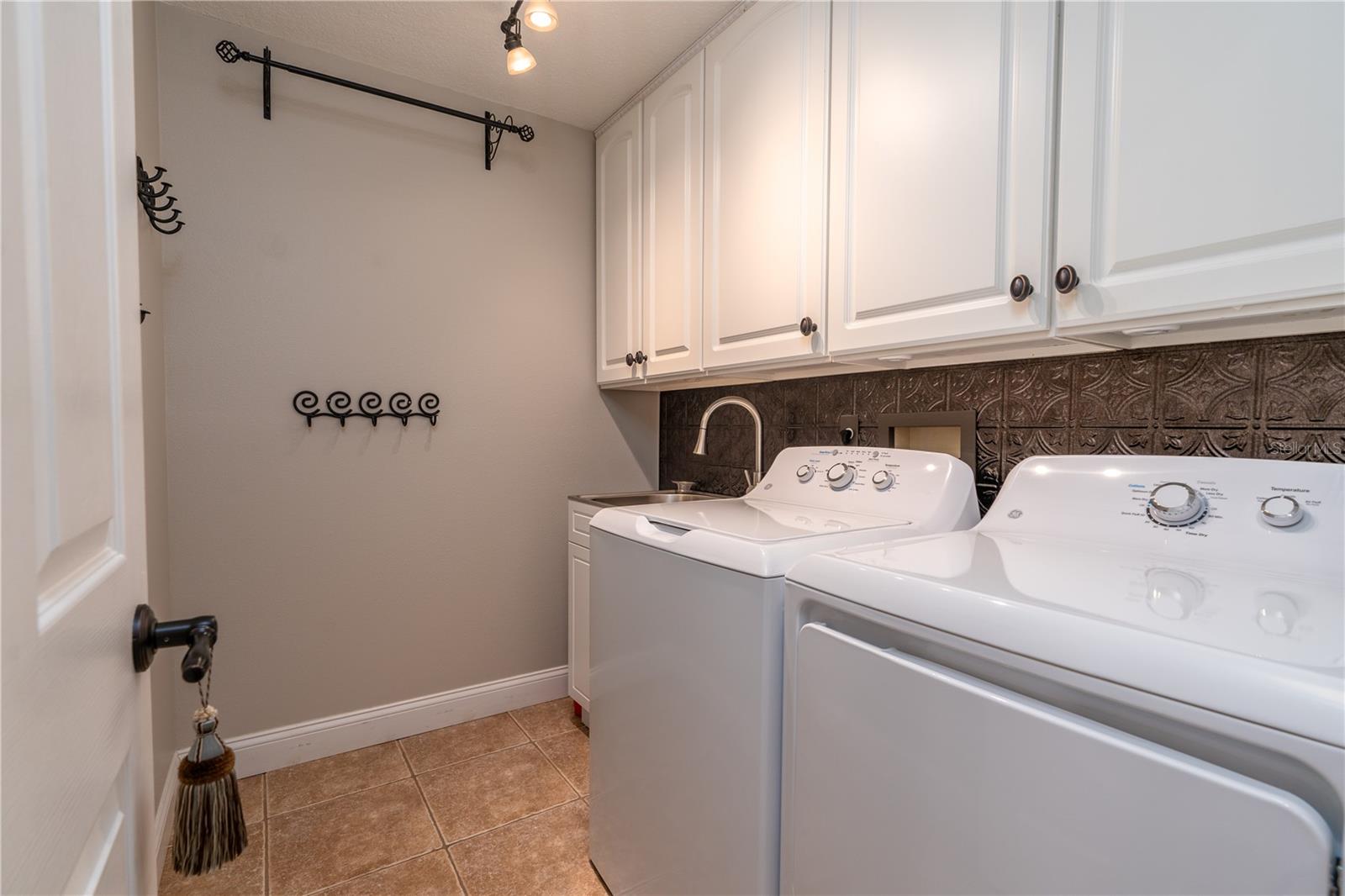 Image 32 of 81 For 3829 Spruce Pine Drive