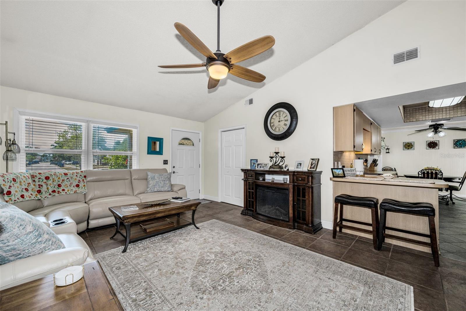 Image 10 of 41 For 2907 Whispering Drive N