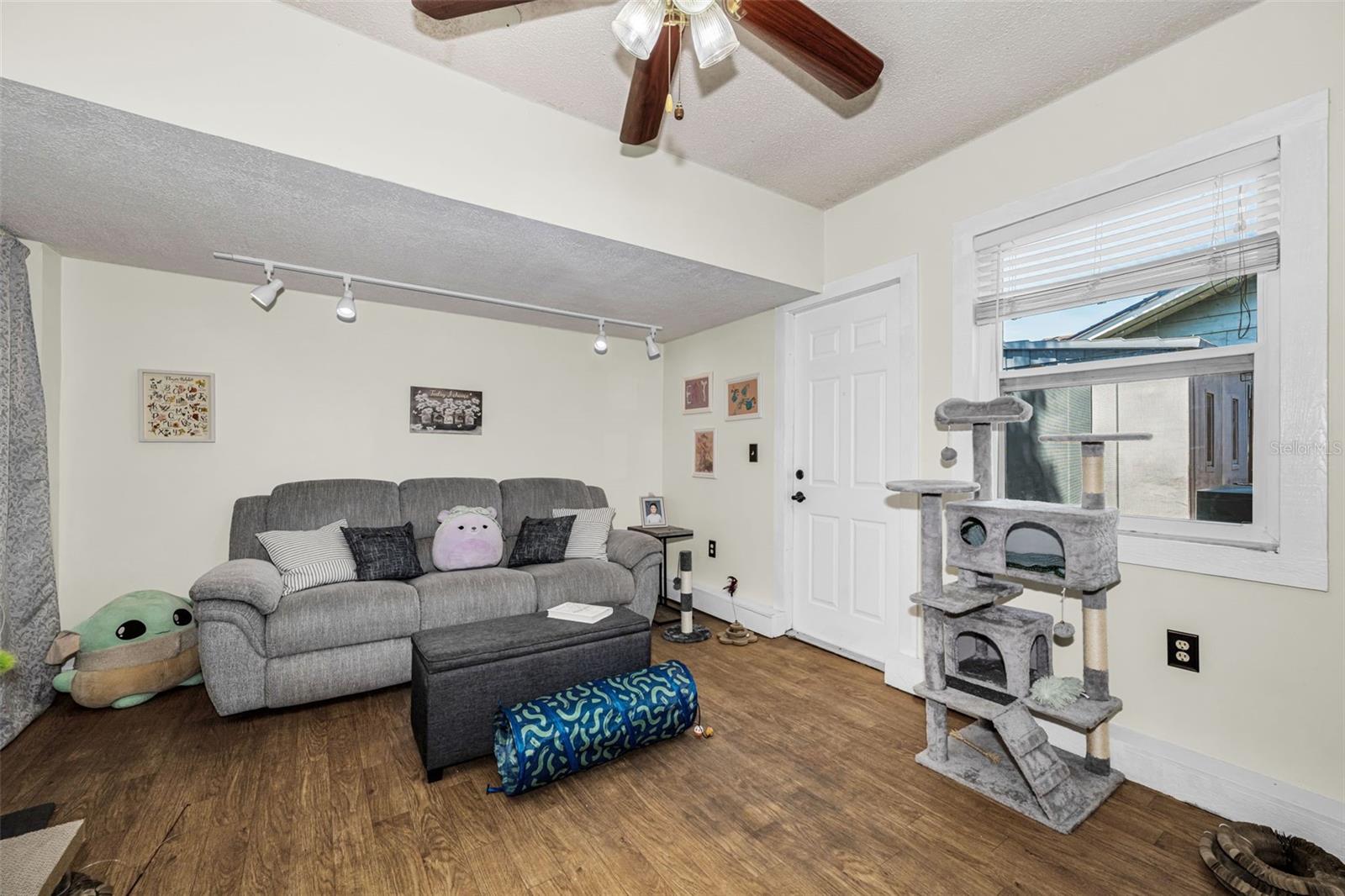 Image 24 of 41 For 2907 Whispering Drive N