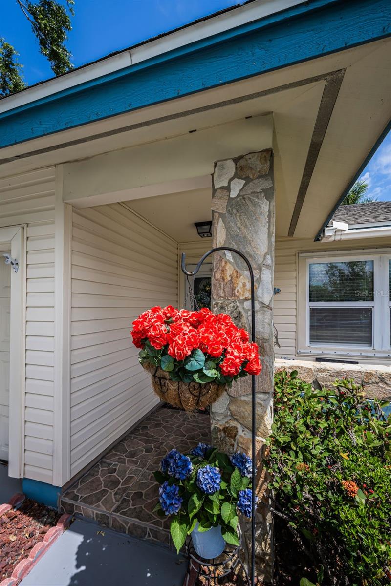 Image 7 of 41 For 2907 Whispering Drive N