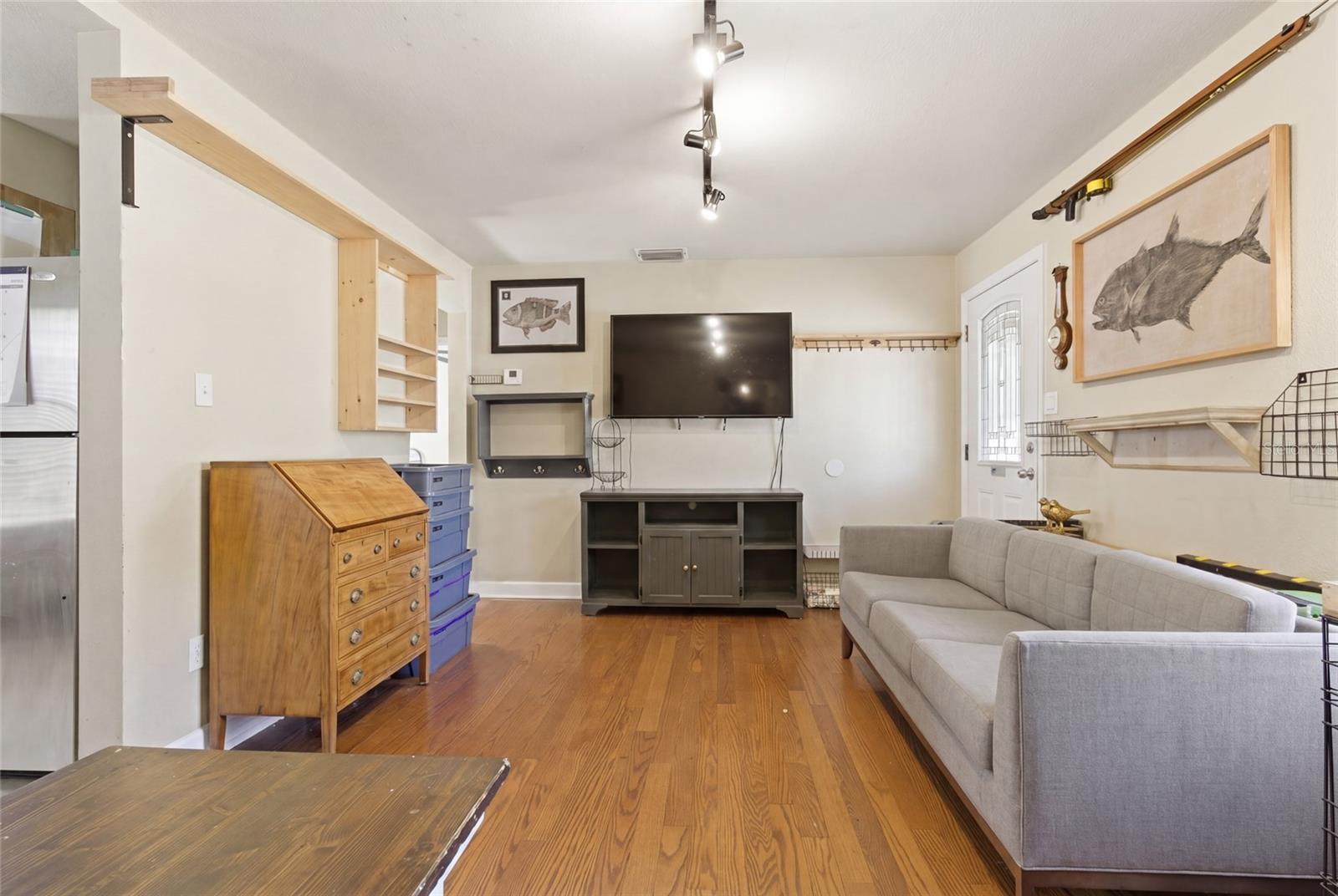 Image 10 of 20 For 6712 Gabrielle Street