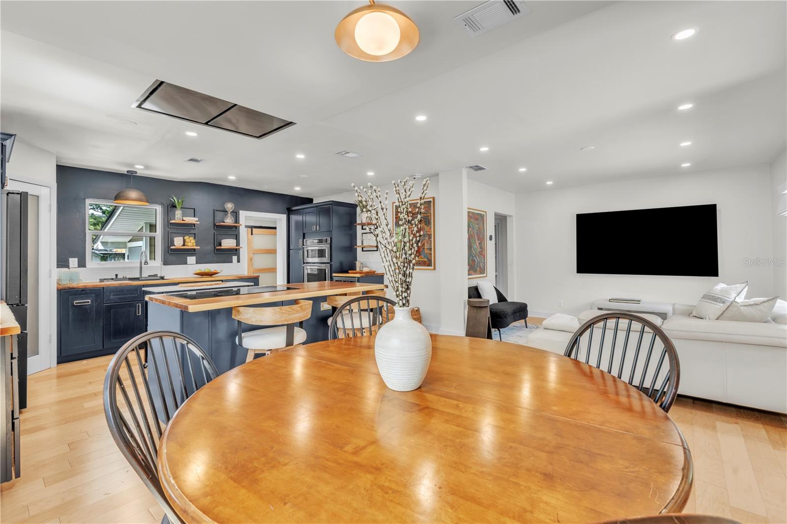 Image 10 of 28 For 735 40th Avenue N