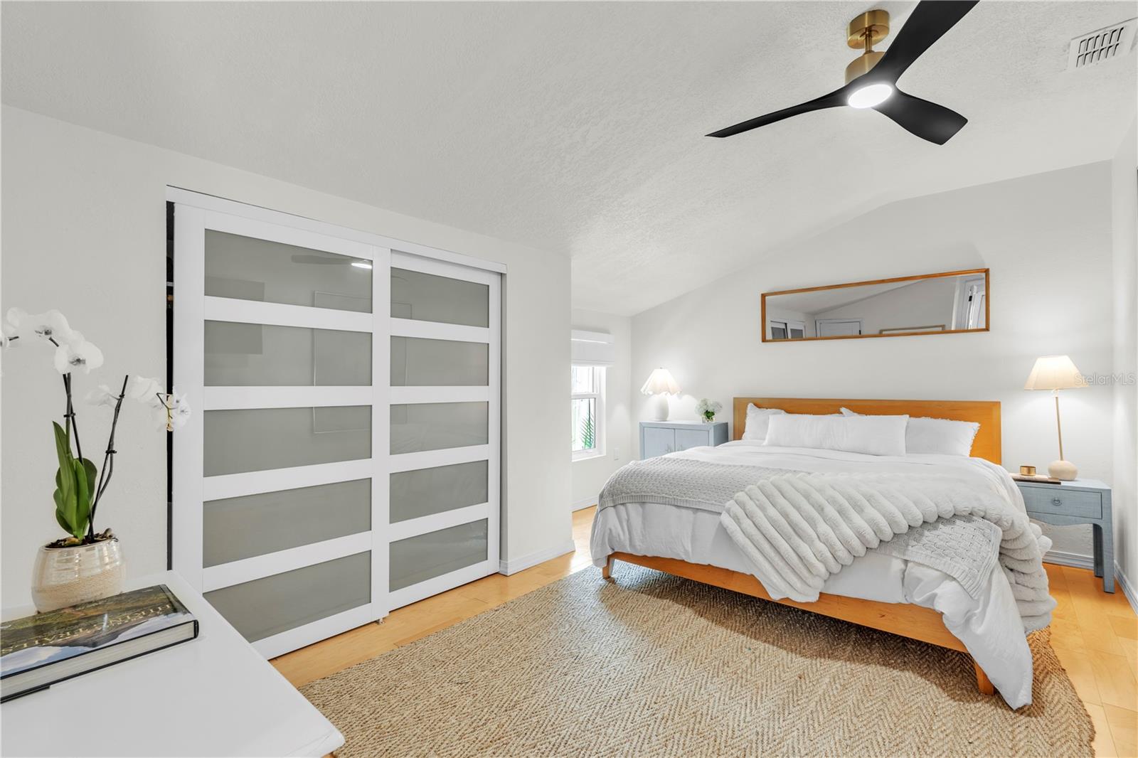Image 17 of 28 For 735 40th Avenue N