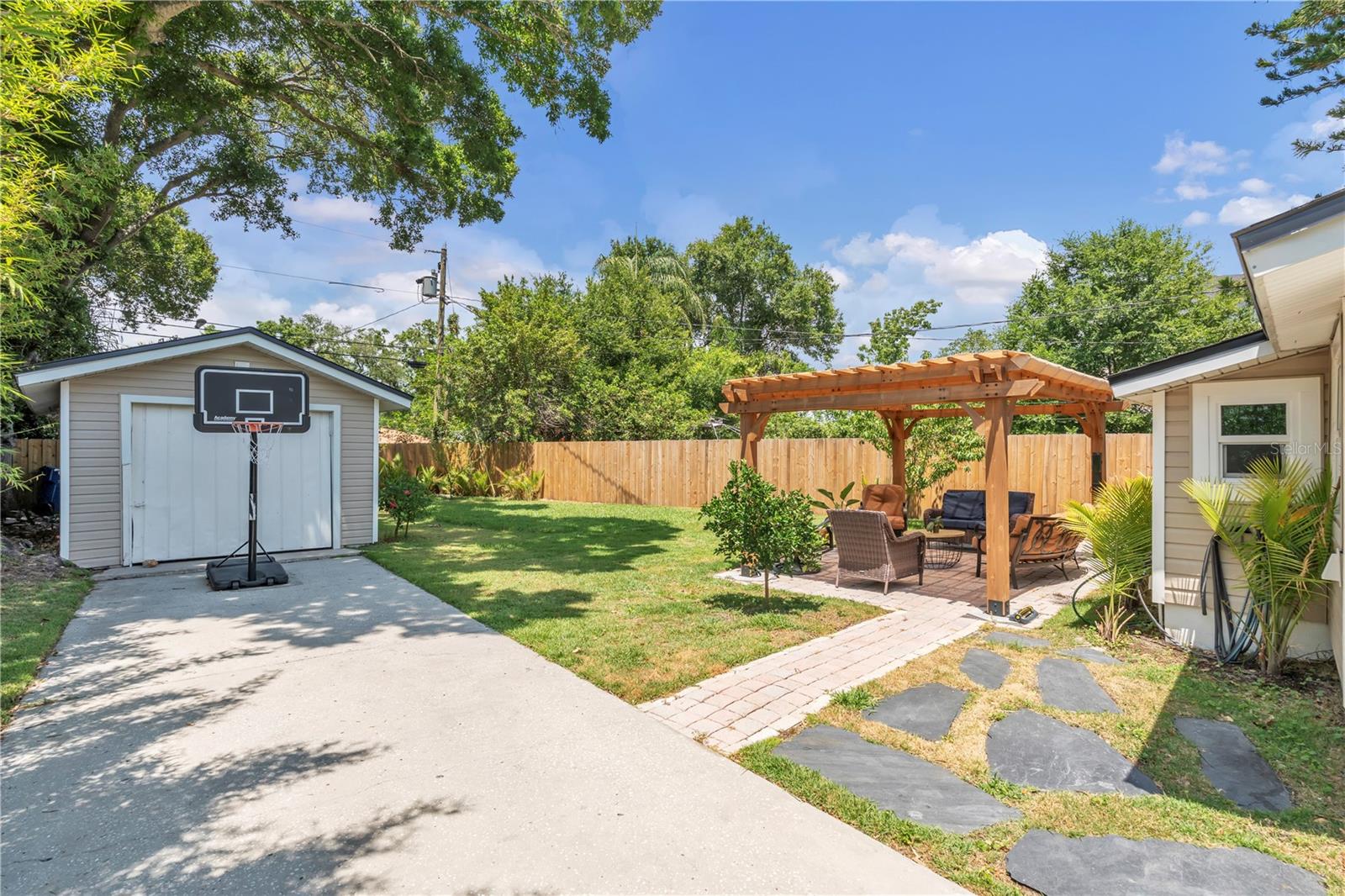 Image 21 of 28 For 735 40th Avenue N