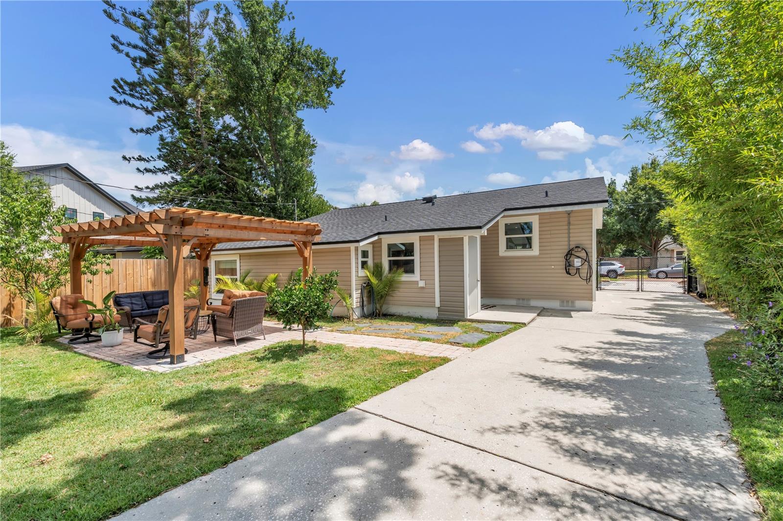 Image 24 of 28 For 735 40th Avenue N