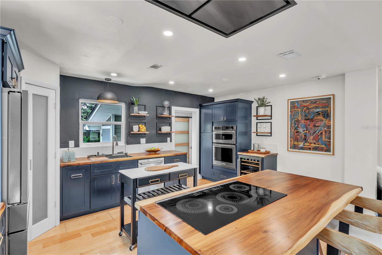 Image 7 of 28 For 735 40th Avenue N