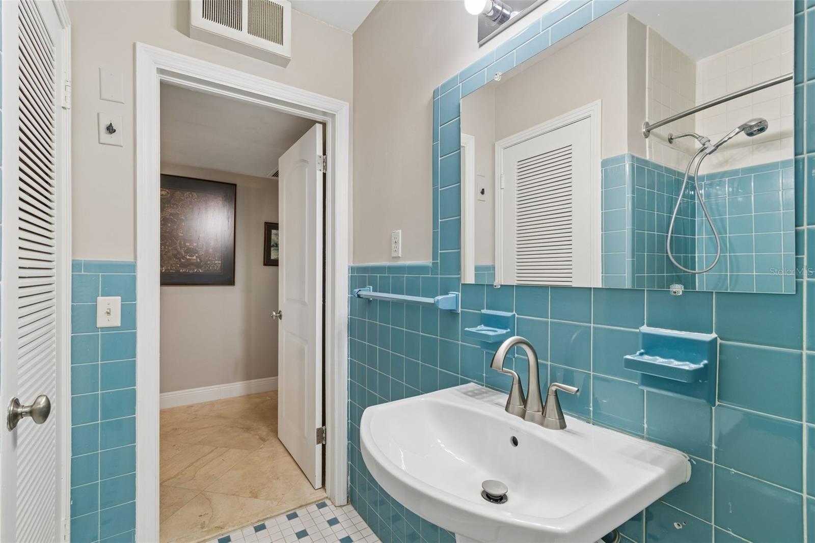 Image 33 of 50 For 4420 San Carlos Street