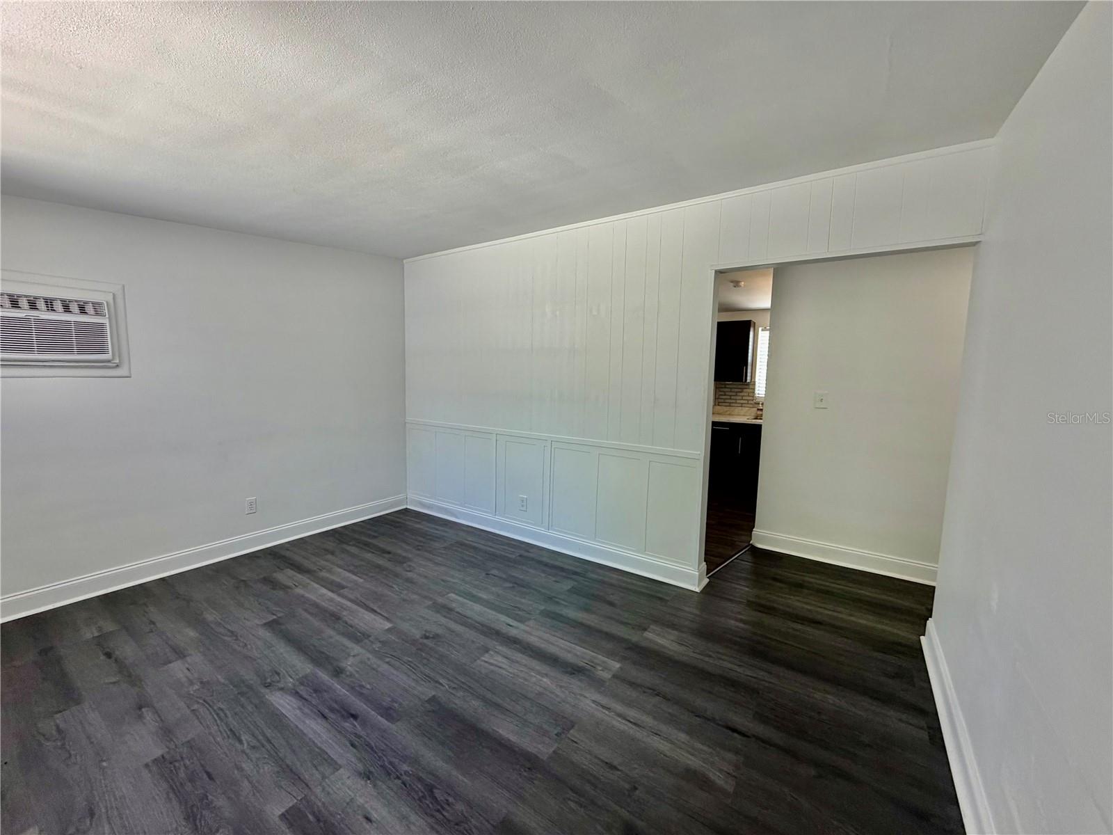 Image 3 of 23 For 650 Newton Avenue S