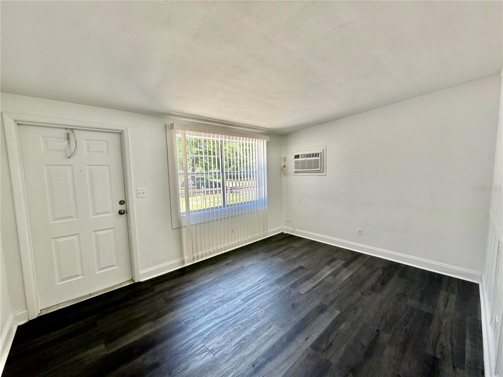 Image 4 of 23 For 650 Newton Avenue S