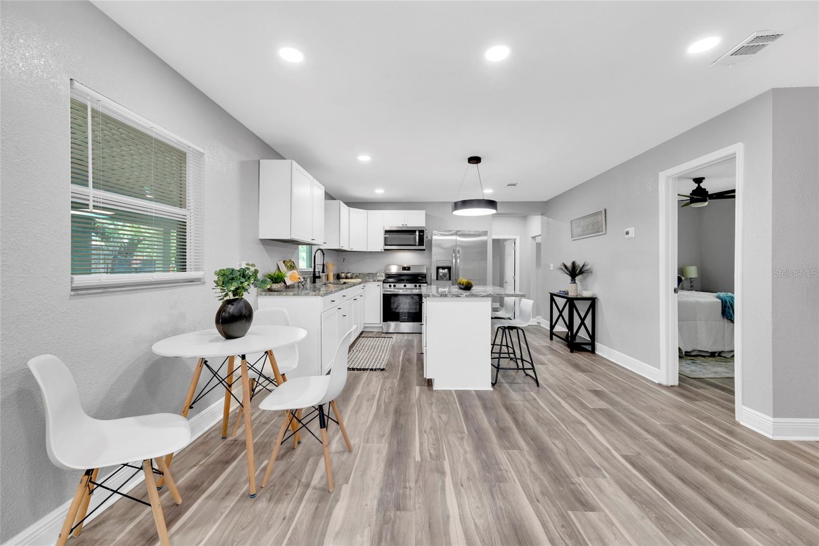 Image 11 of 31 For 429 Oakwood Street