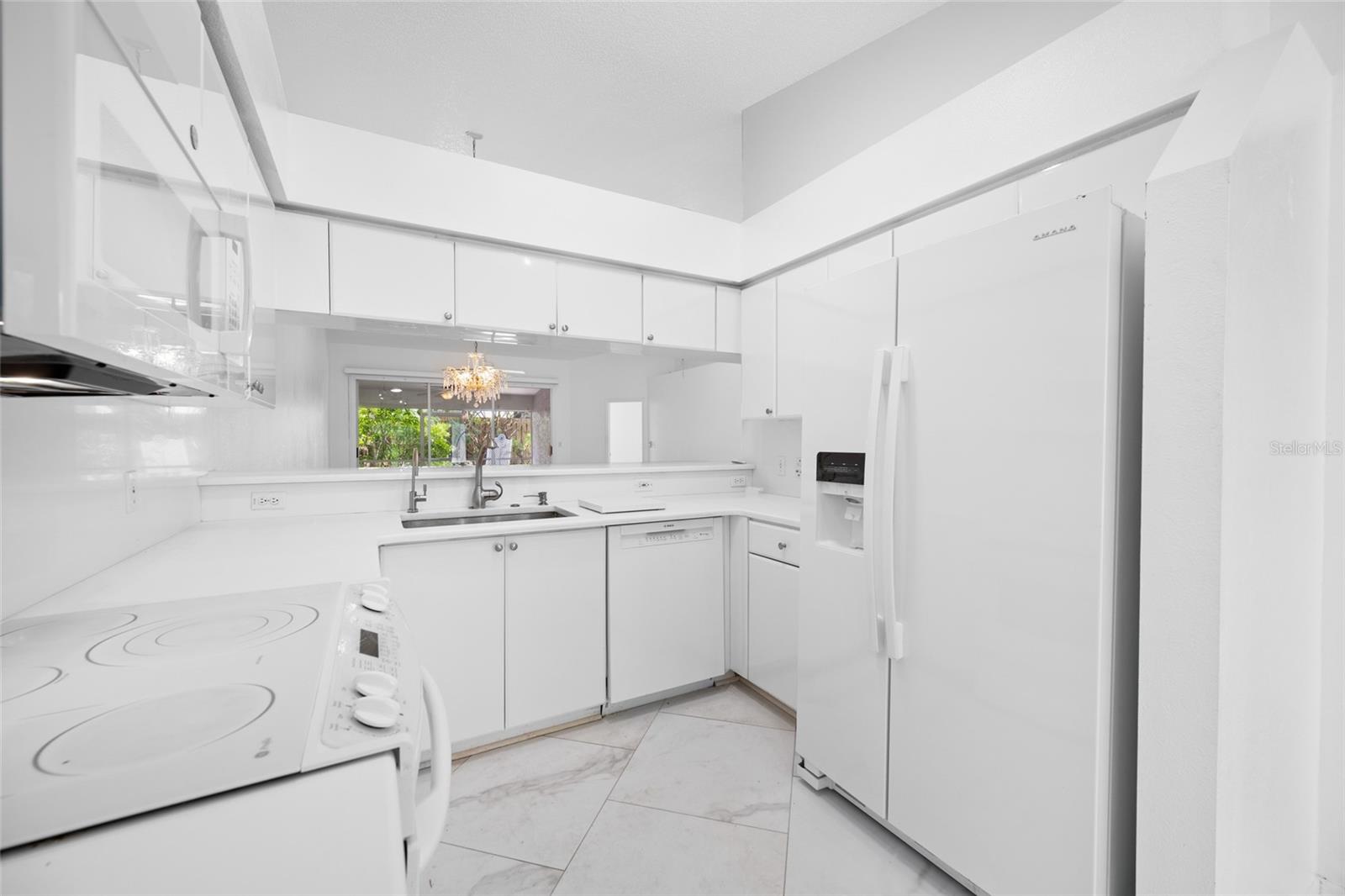Image 12 of 58 For 2565 Estancia Boulevard