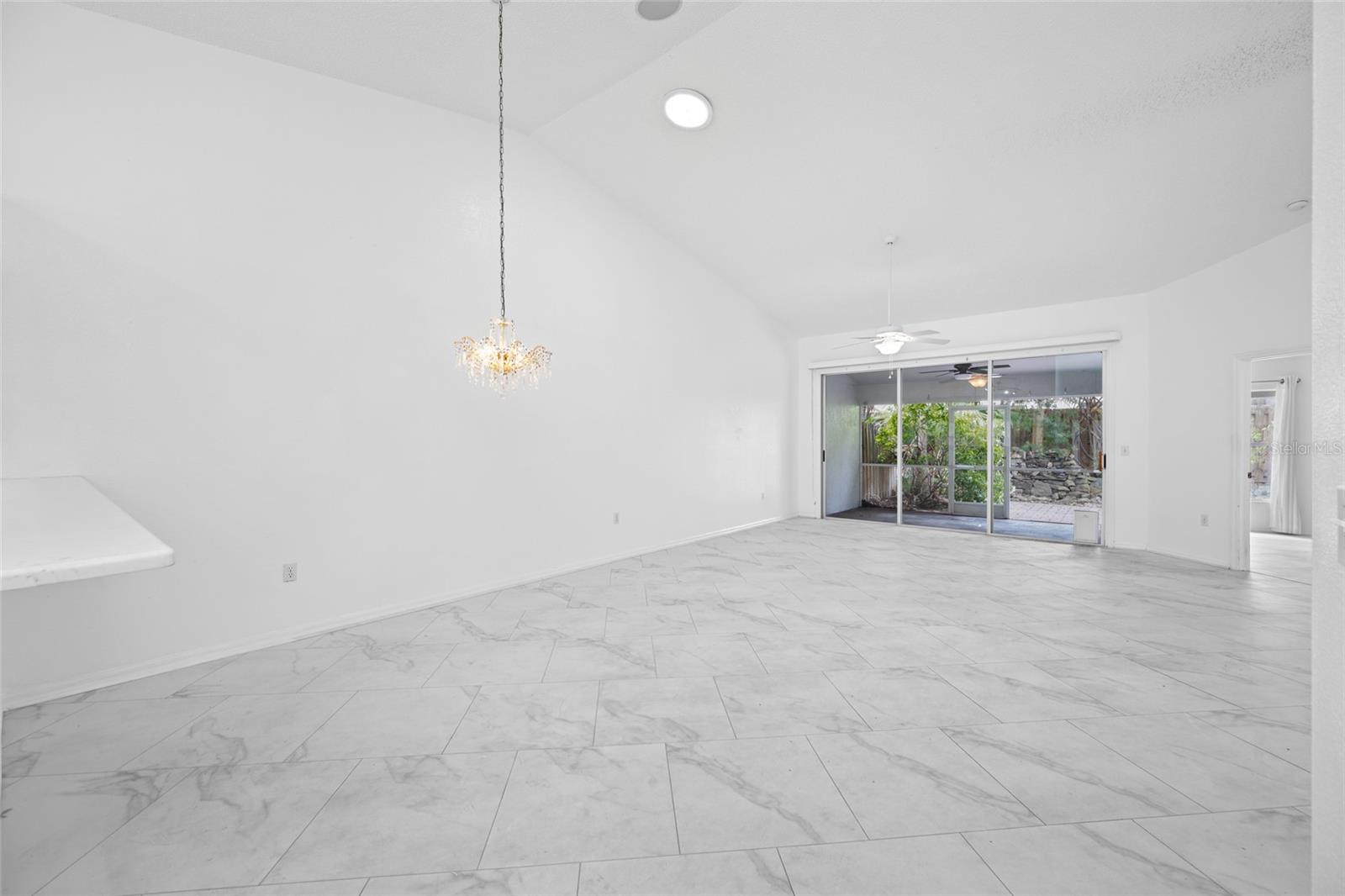 Image 16 of 58 For 2565 Estancia Boulevard
