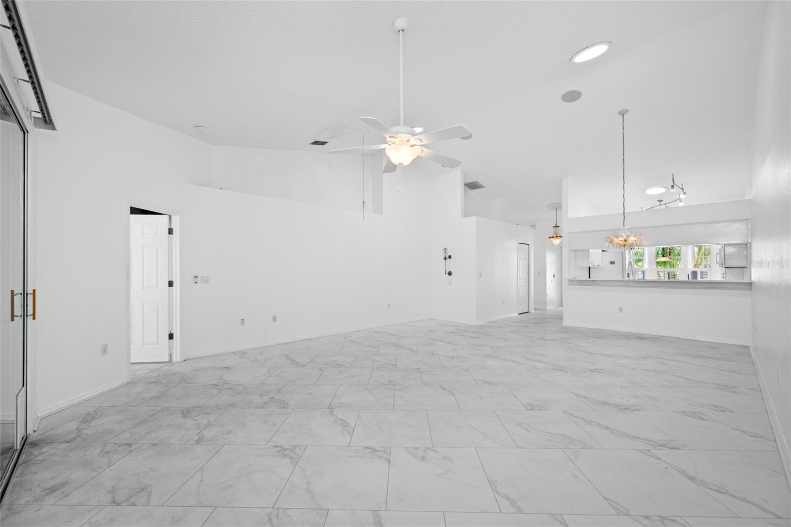 Image 18 of 58 For 2565 Estancia Boulevard