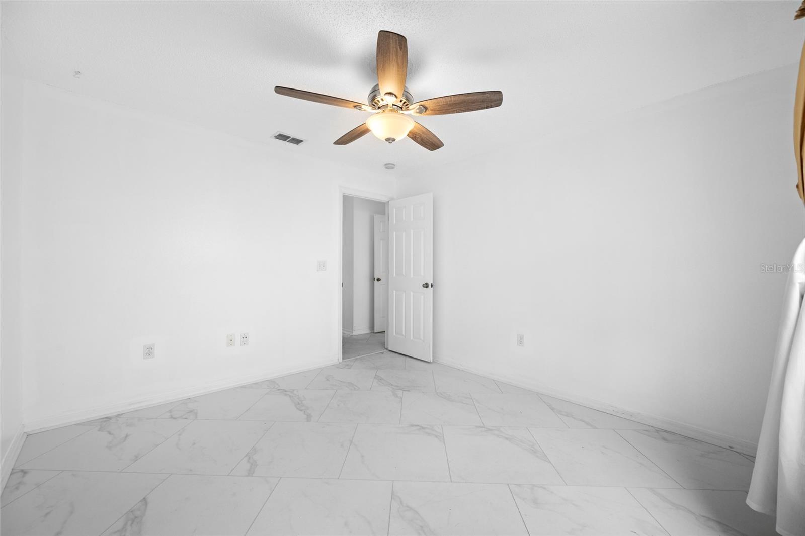 Image 32 of 58 For 2565 Estancia Boulevard