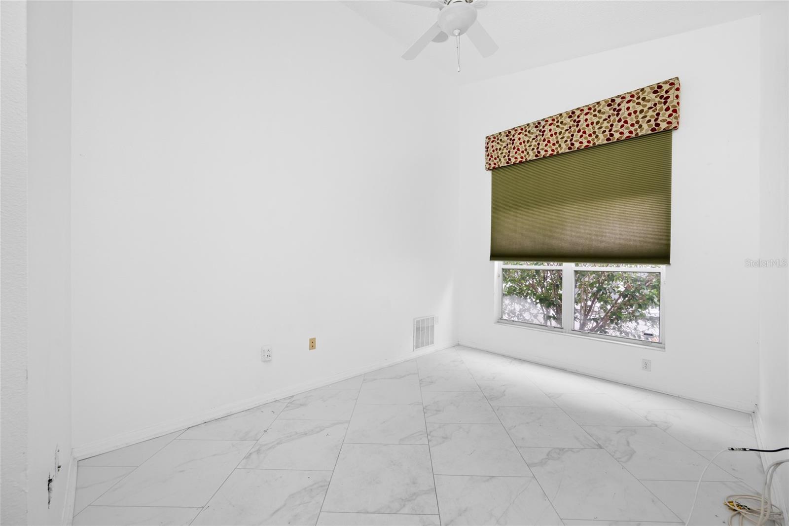 Image 36 of 58 For 2565 Estancia Boulevard