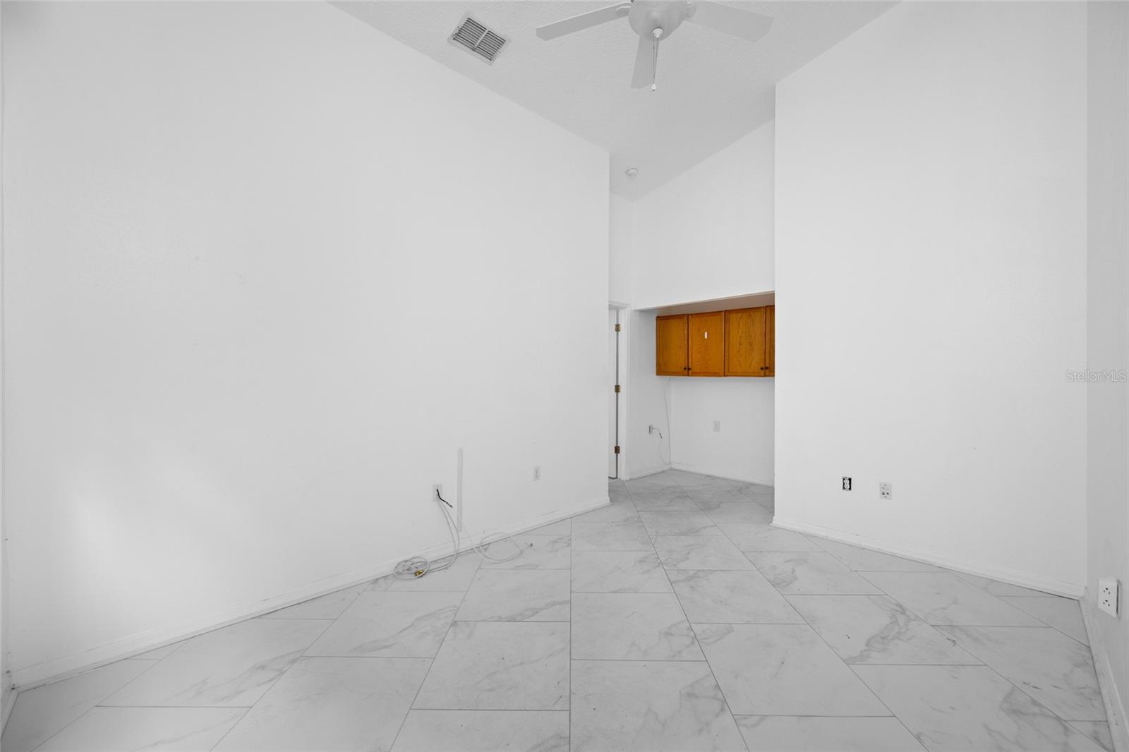 Image 38 of 58 For 2565 Estancia Boulevard