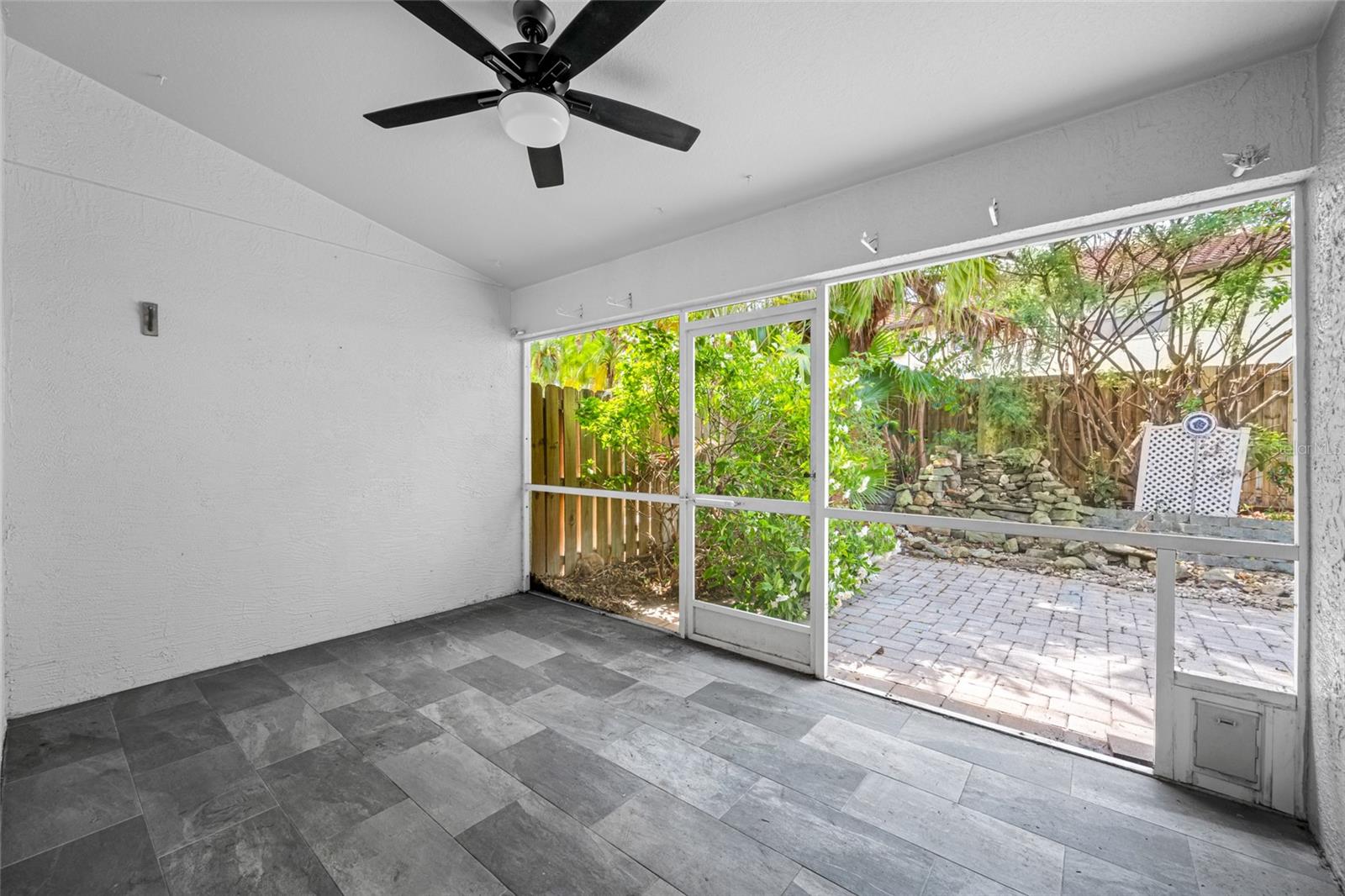 Image 40 of 58 For 2565 Estancia Boulevard