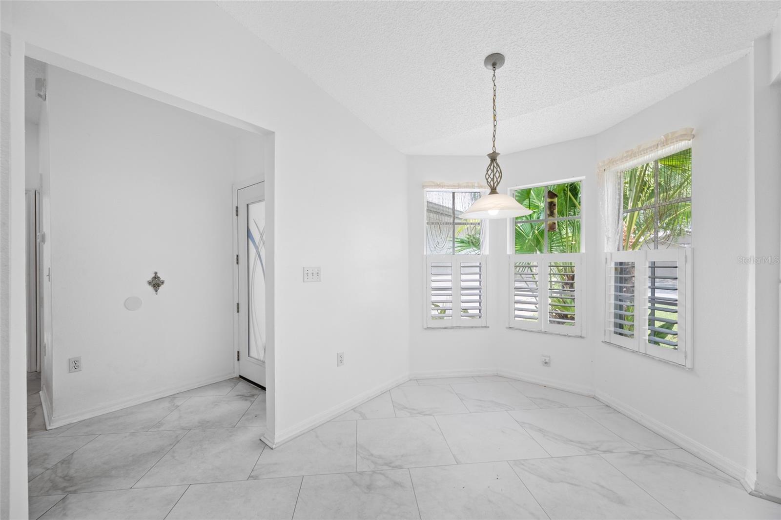 Image 7 of 58 For 2565 Estancia Boulevard